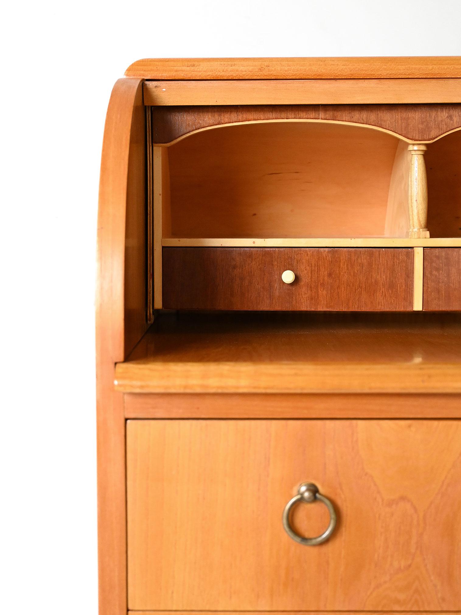 Scandinavian Sécretaire with pull-out top For Sale 2