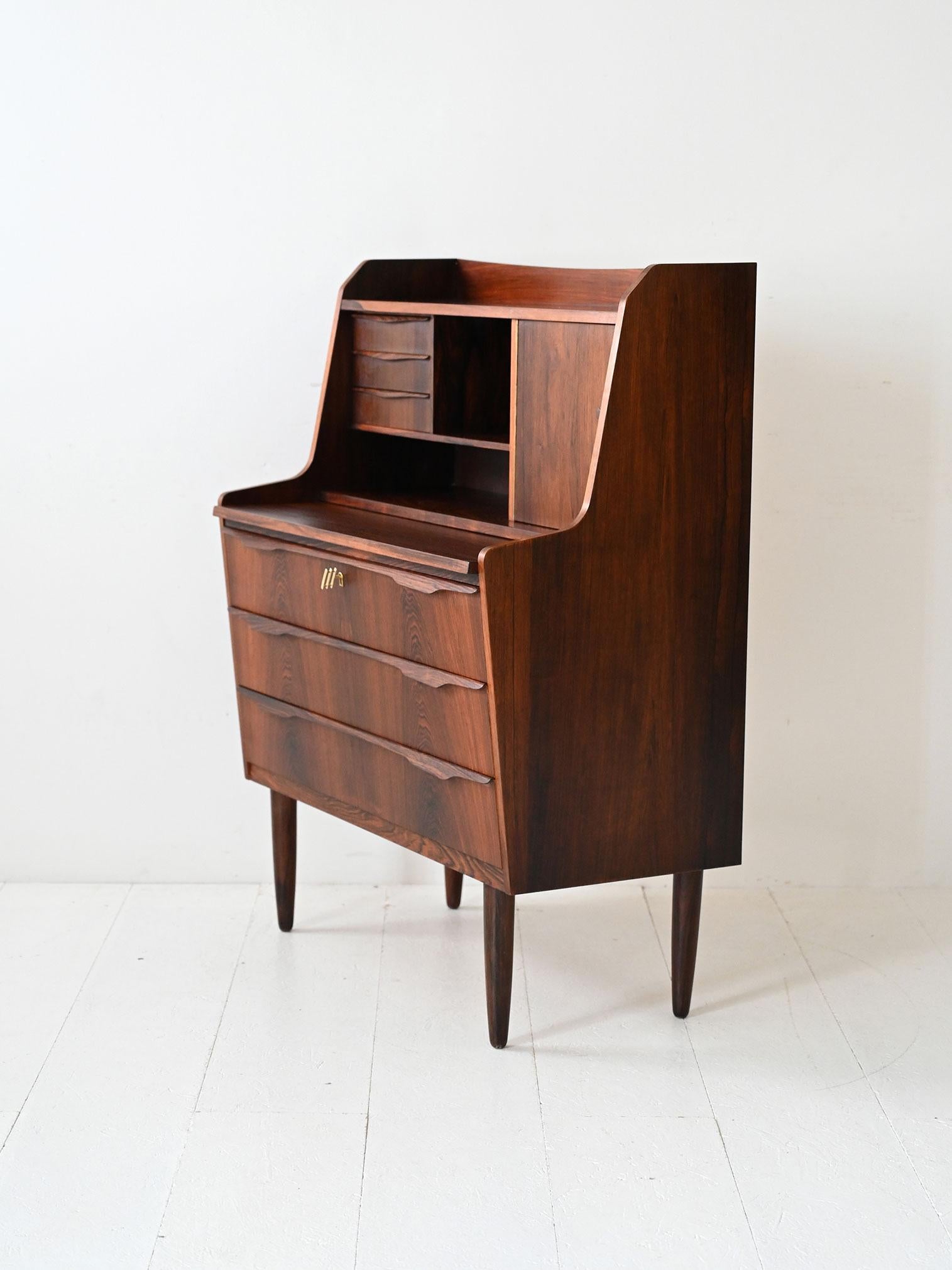 Skandinavischer Palisander-Sekretär aus den 1950er/60er Jahren im Zustand „Gut“ im Angebot in Brescia, IT