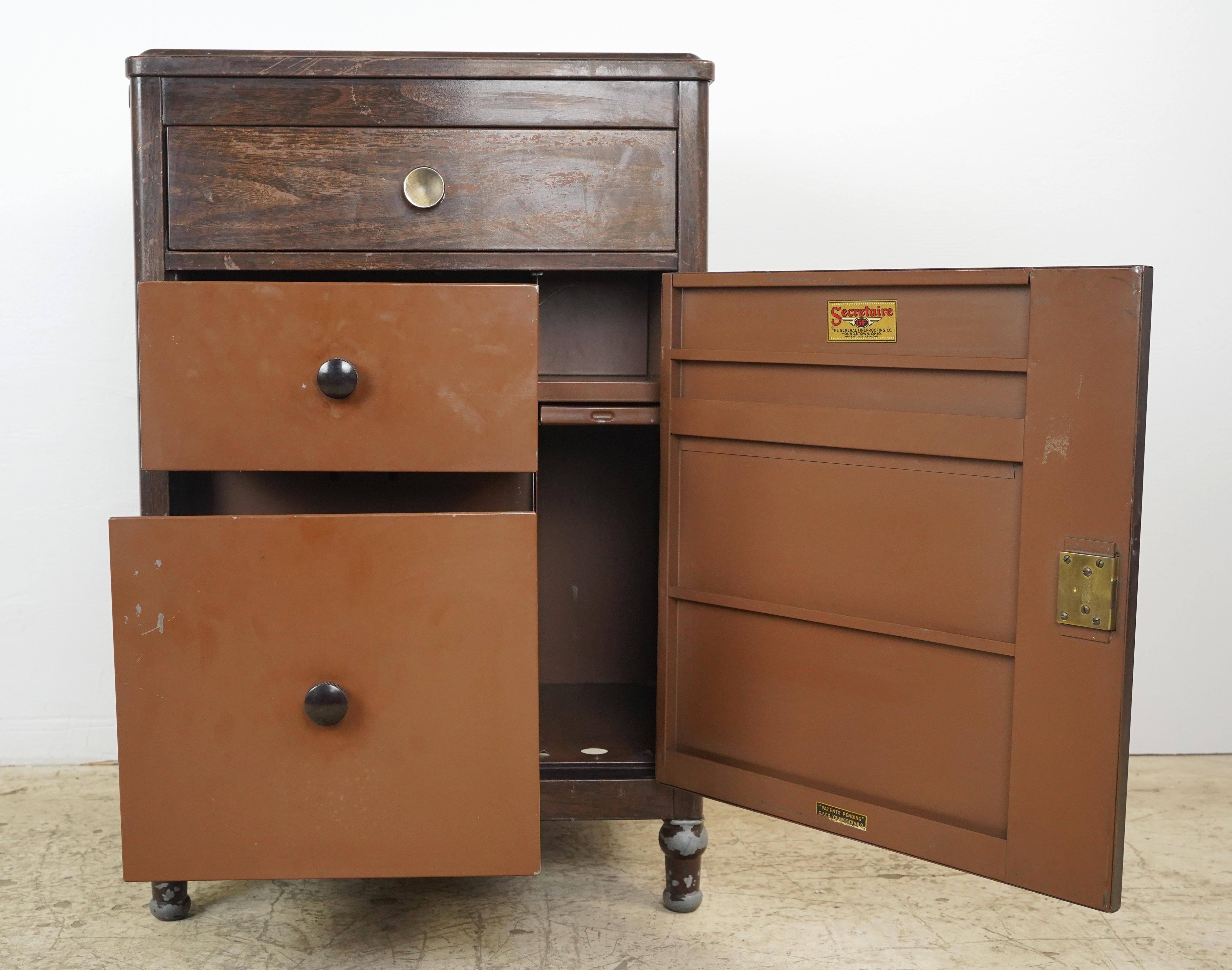 Armario archivador ignífugo de acero Secretaire siglo XX en venta