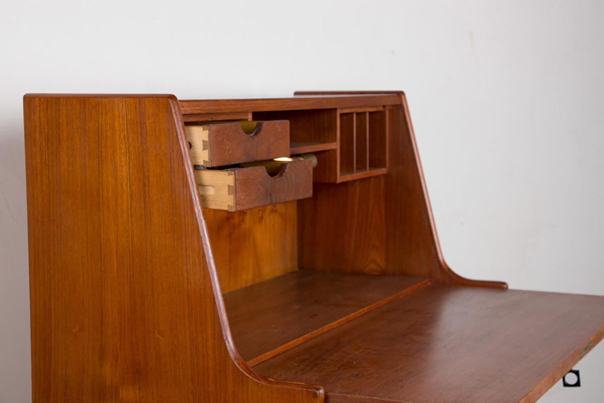 Segreteria, scrivania danese in teak modello 37 di Arne Wahl Iversen per Vinde Mobelfabrik in vendita 3