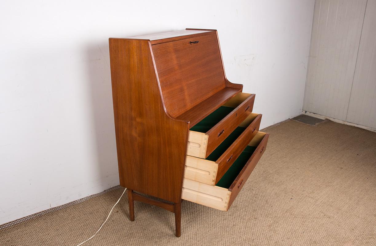 Segreteria, scrivania danese in teak modello 37 di Arne Wahl Iversen per Vinde Mobelfabrik in vendita 7