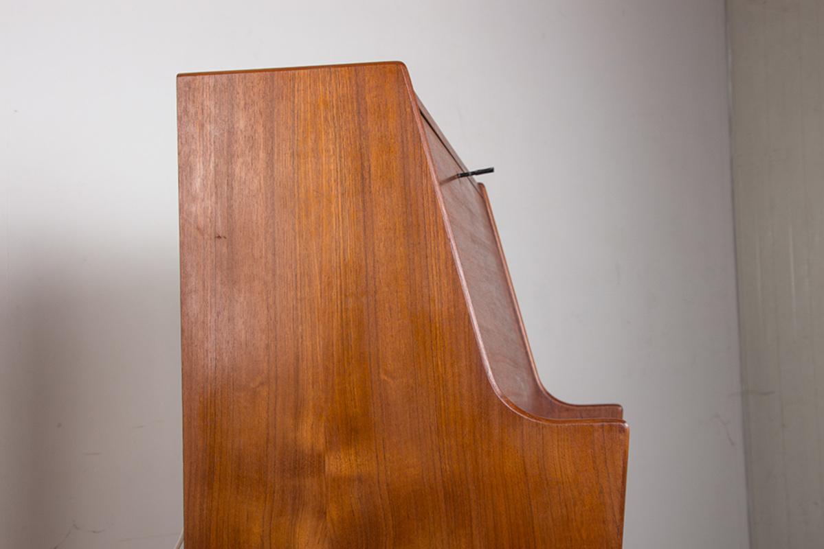 Segreteria, scrivania danese in teak modello 37 di Arne Wahl Iversen per Vinde Mobelfabrik in vendita 10