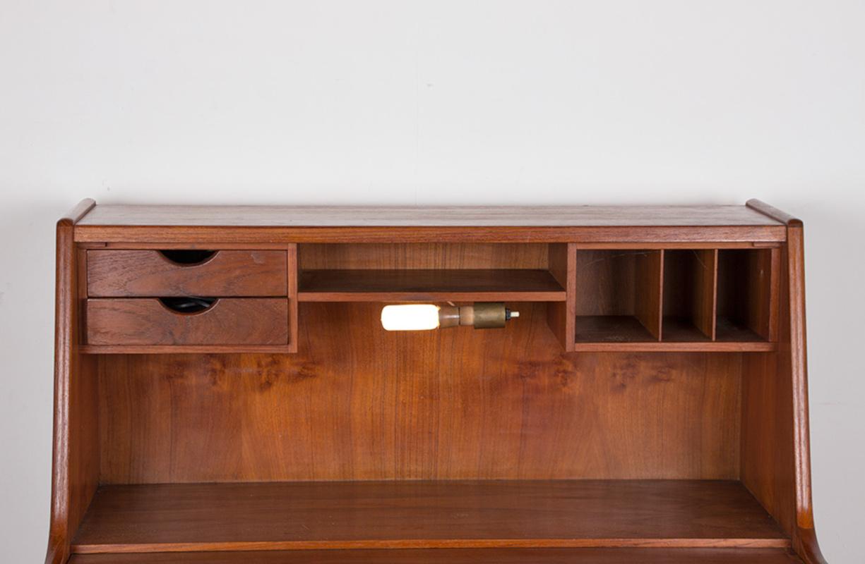 Ottone Segreteria, scrivania danese in teak modello 37 di Arne Wahl Iversen per Vinde Mobelfabrik in vendita