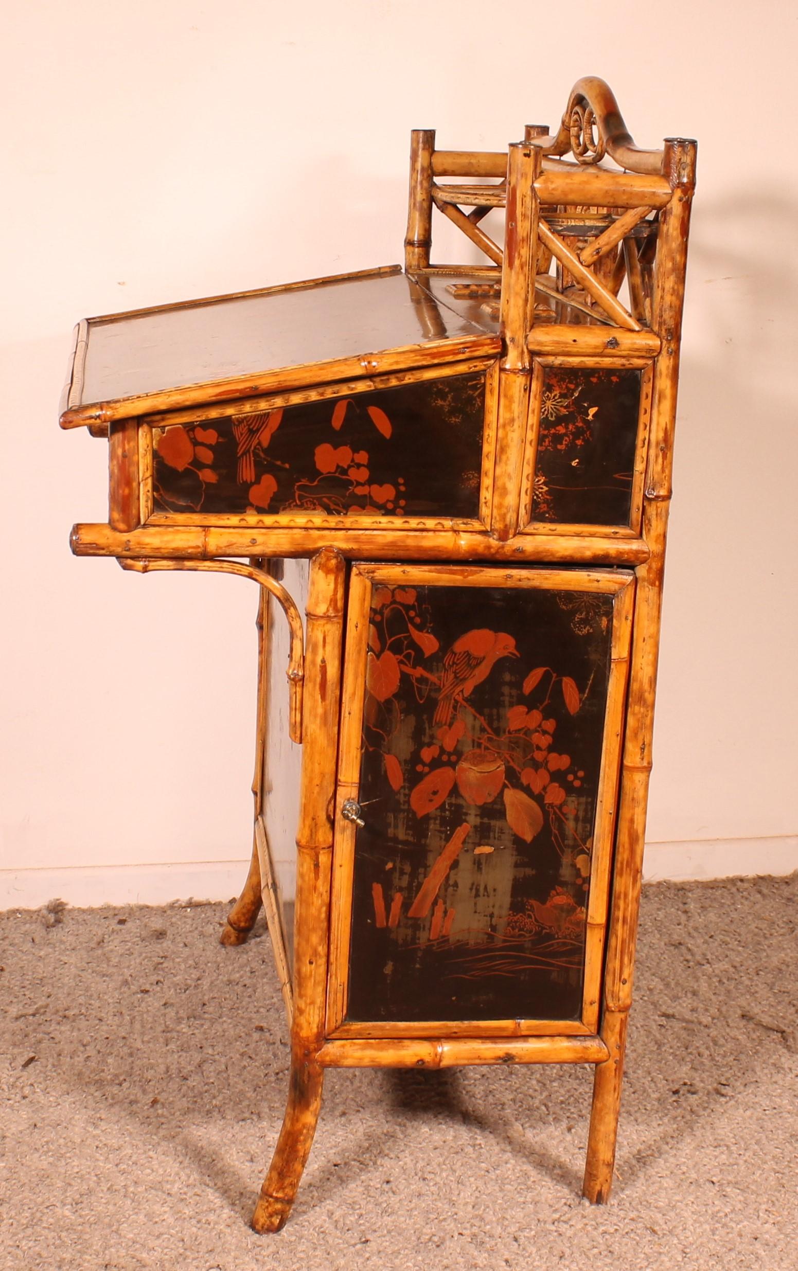 Secretary/davenport In Bamboo And Lacquer With Asian Decor - 19th Century For Sale 6