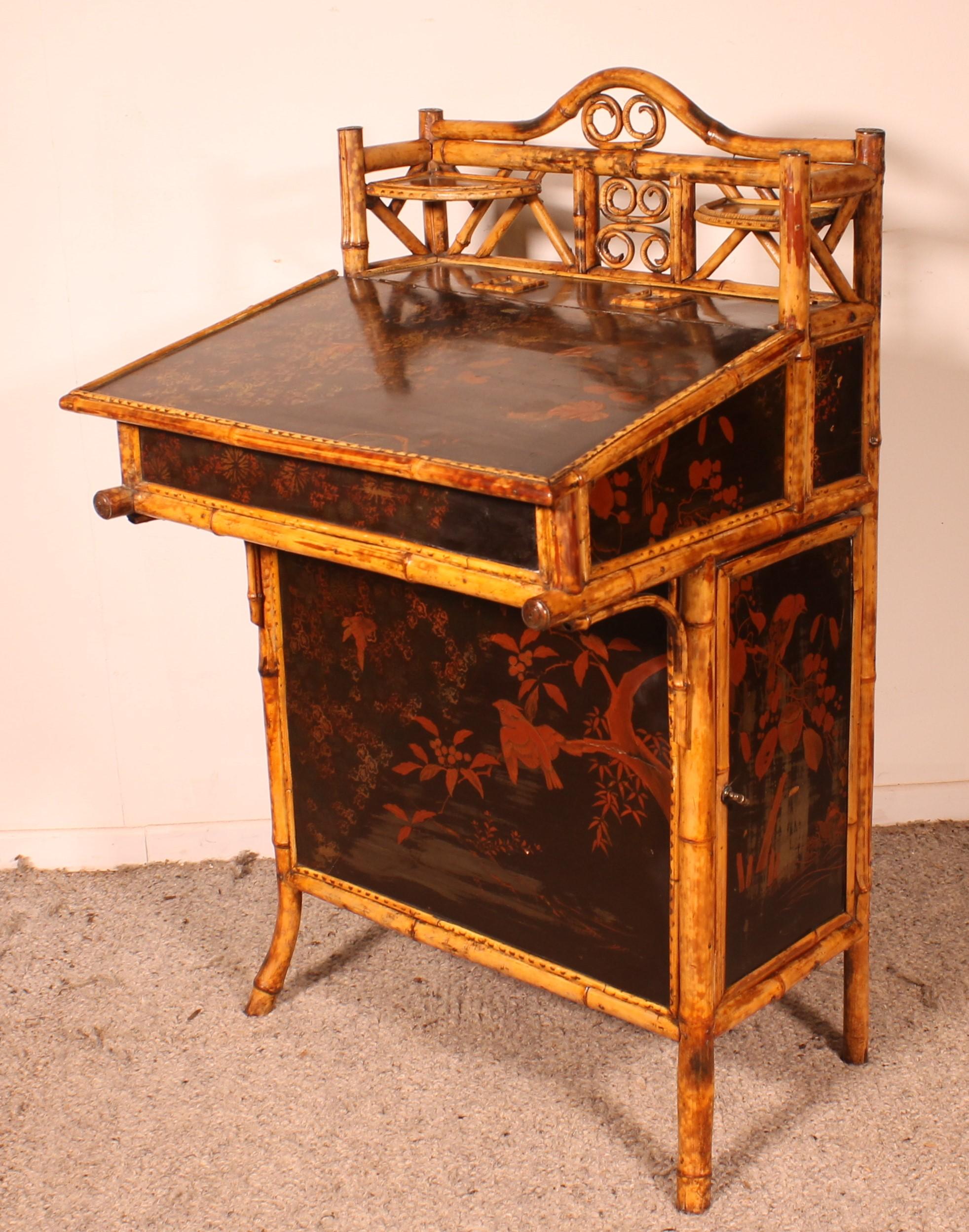 Secretary/davenport In Bamboo And Lacquer With Asian Decor - 19th Century For Sale 8