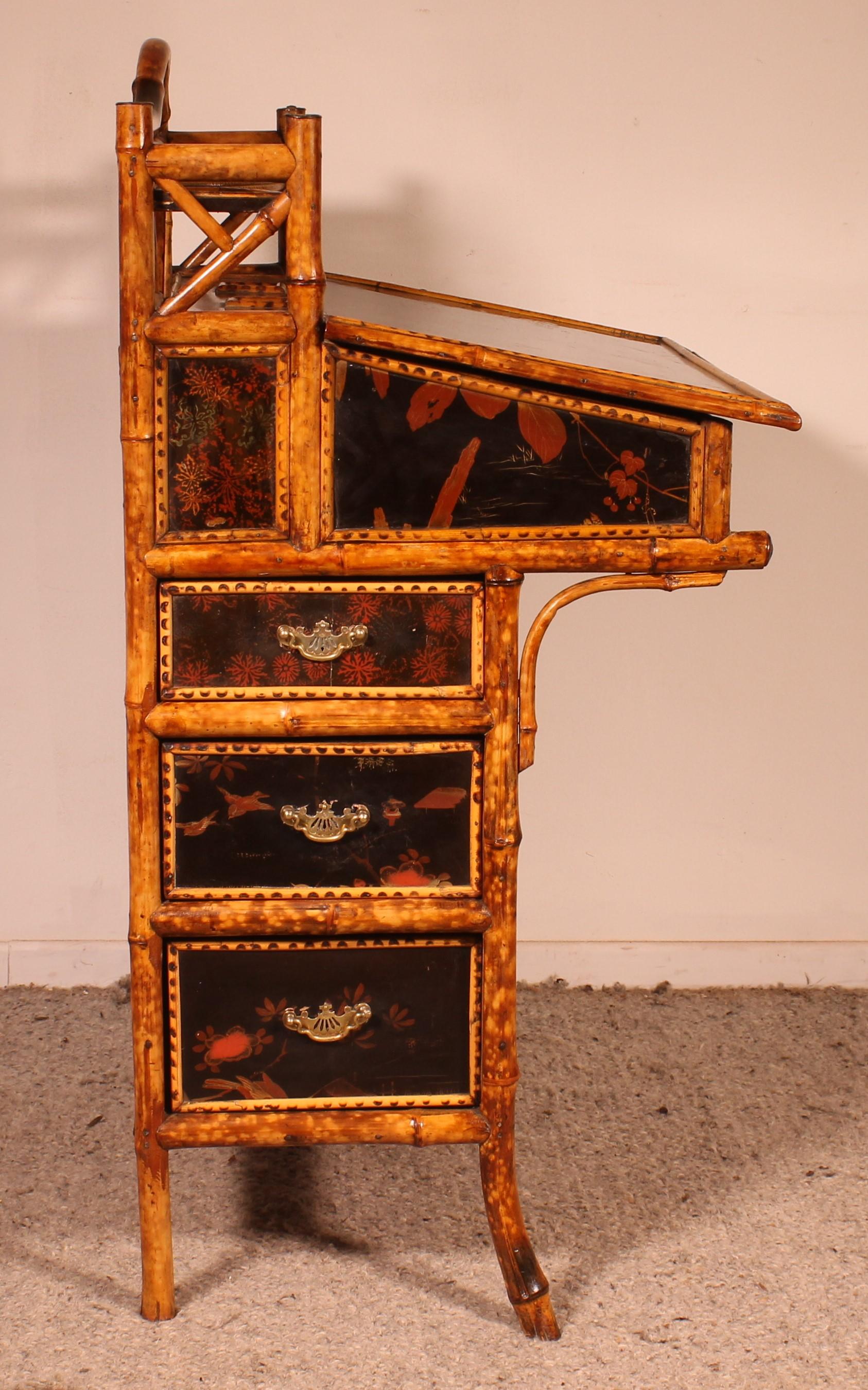 Secretary/davenport In Bamboo And Lacquer With Asian Decor - 19th Century For Sale 2