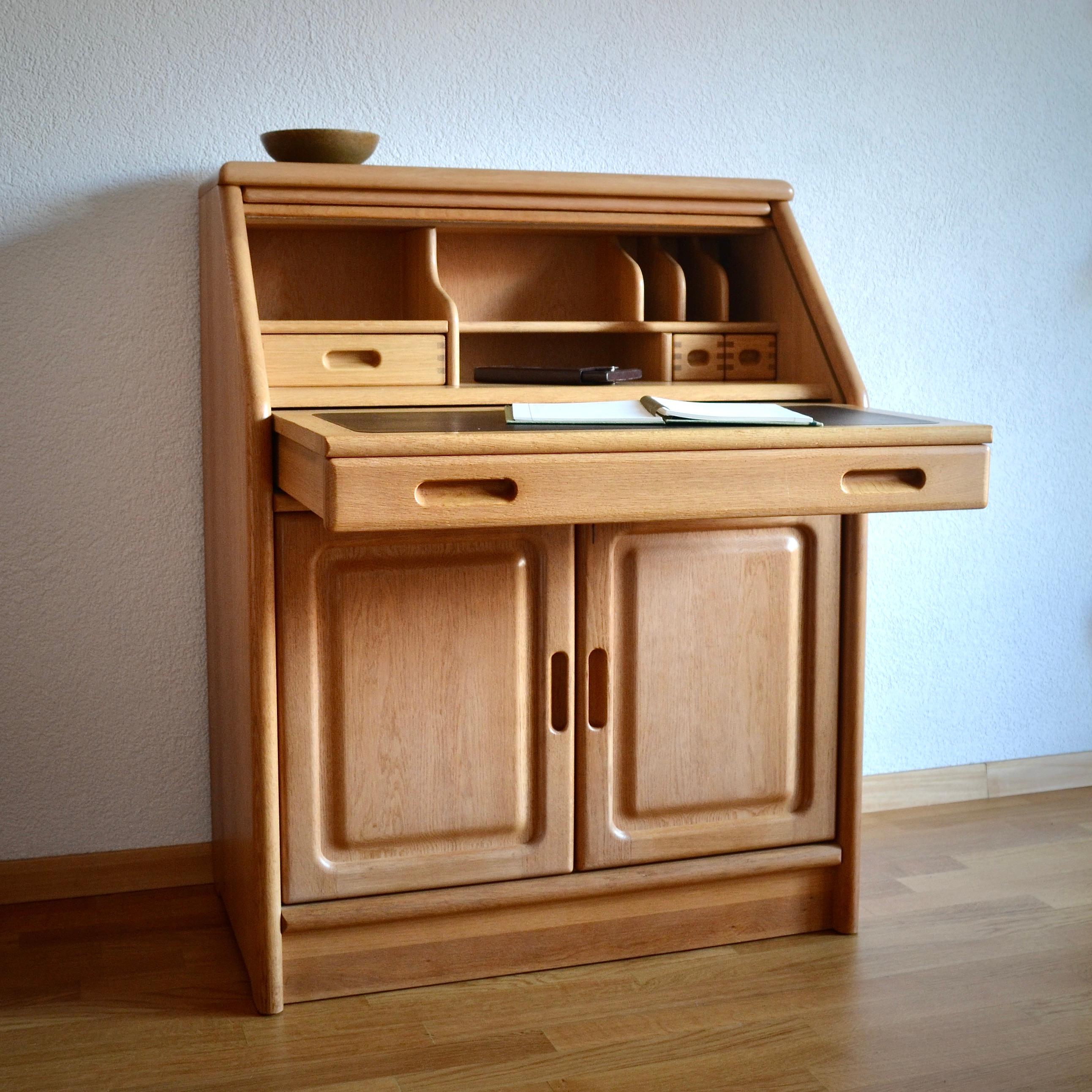 Secretary desk 1152M in solid oak, Dyrlund, Denmark, 1990's For Sale 2