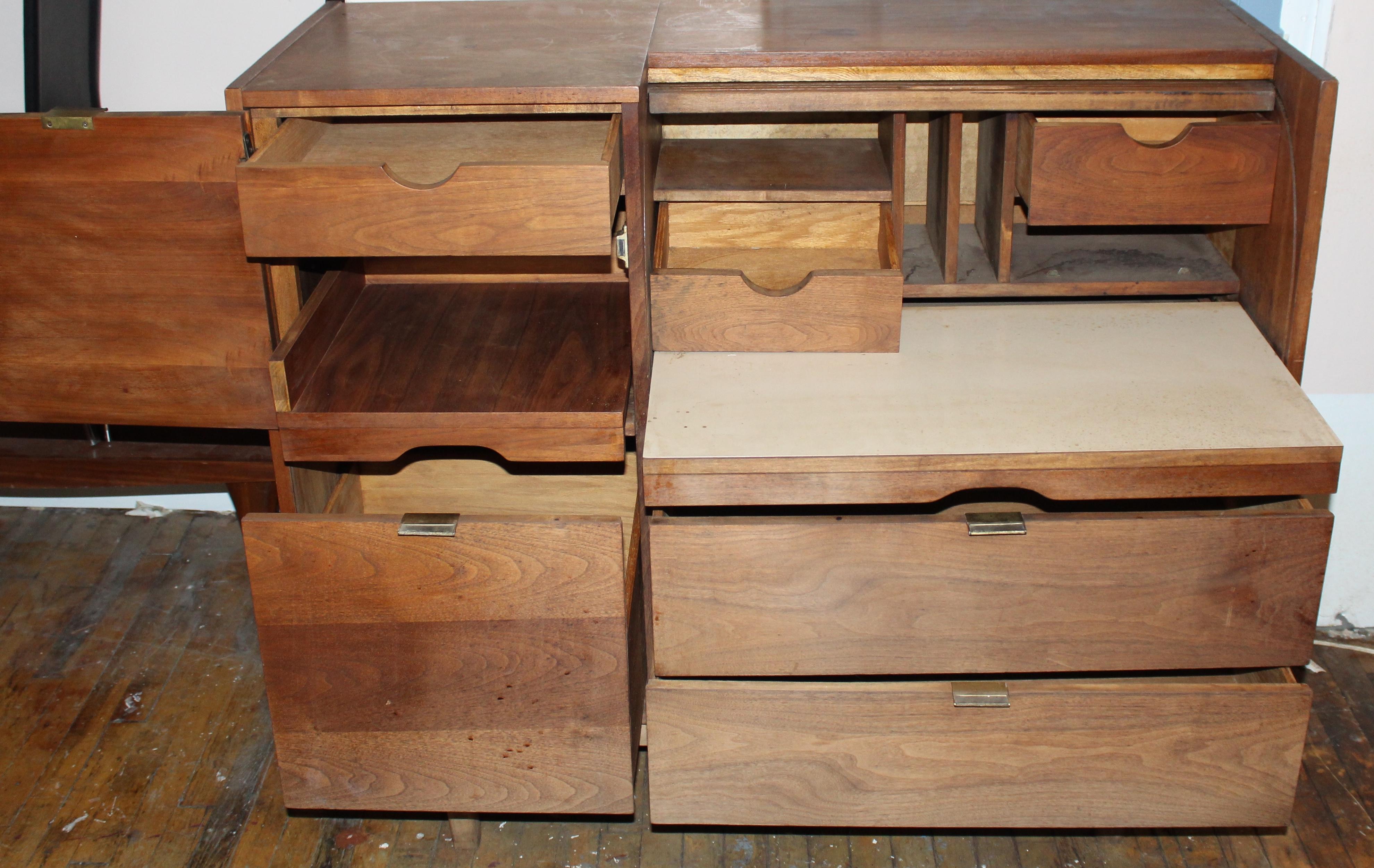 Sekretär Schreibtisch von Hooker Furniture im Zustand „Relativ gut“ im Angebot in Brooklyn, NY
