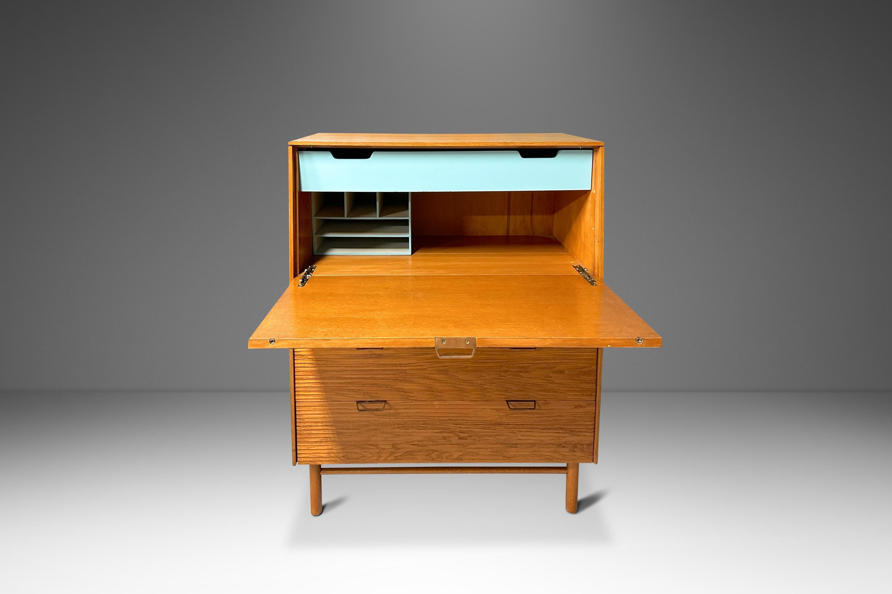 Scrivania/cassettiera di Raymond Loewy per Mengel, USA, anni '60 ca. In condizioni buone in vendita a Deland, FL