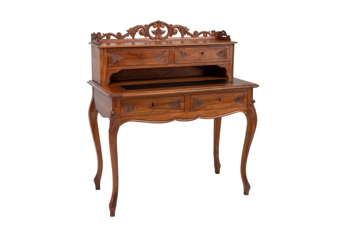 Secretary desk, France, ca. 1880

Very good condition.

Wood: mahogany

Dimensions: 112 cm width 98 cm depth 52 cm