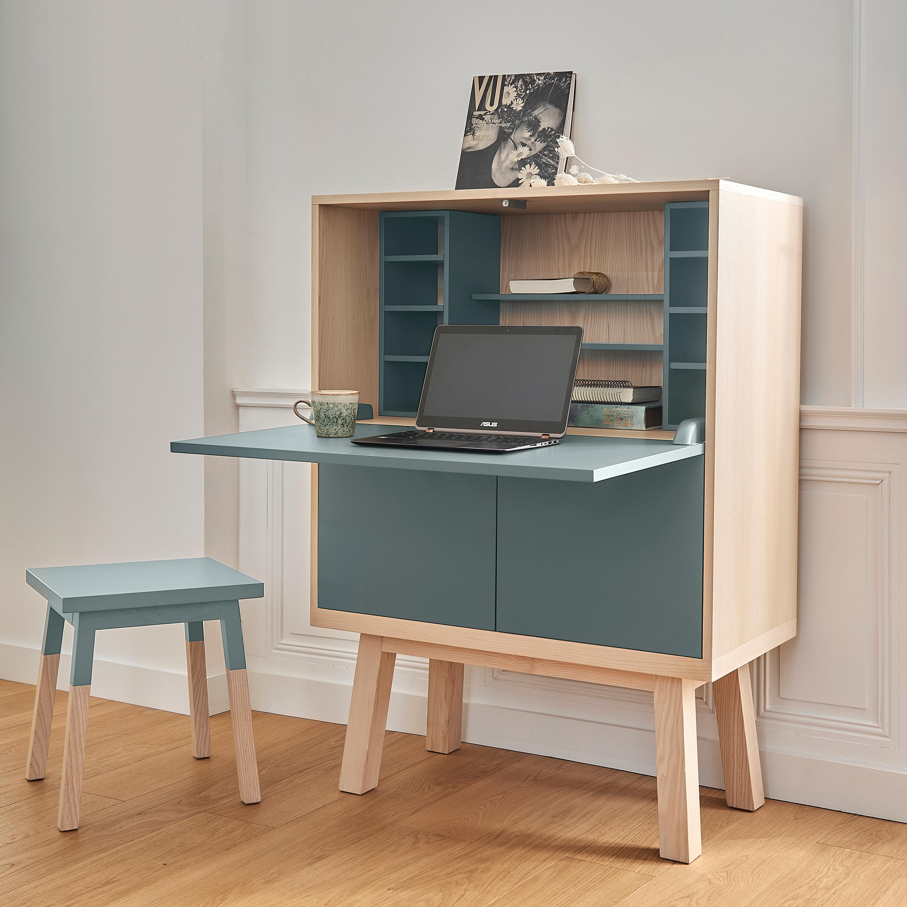 Bureau de secrétaire bleu foncé en bois, design scandinave d'Eric Gizard, Paris en vente 8