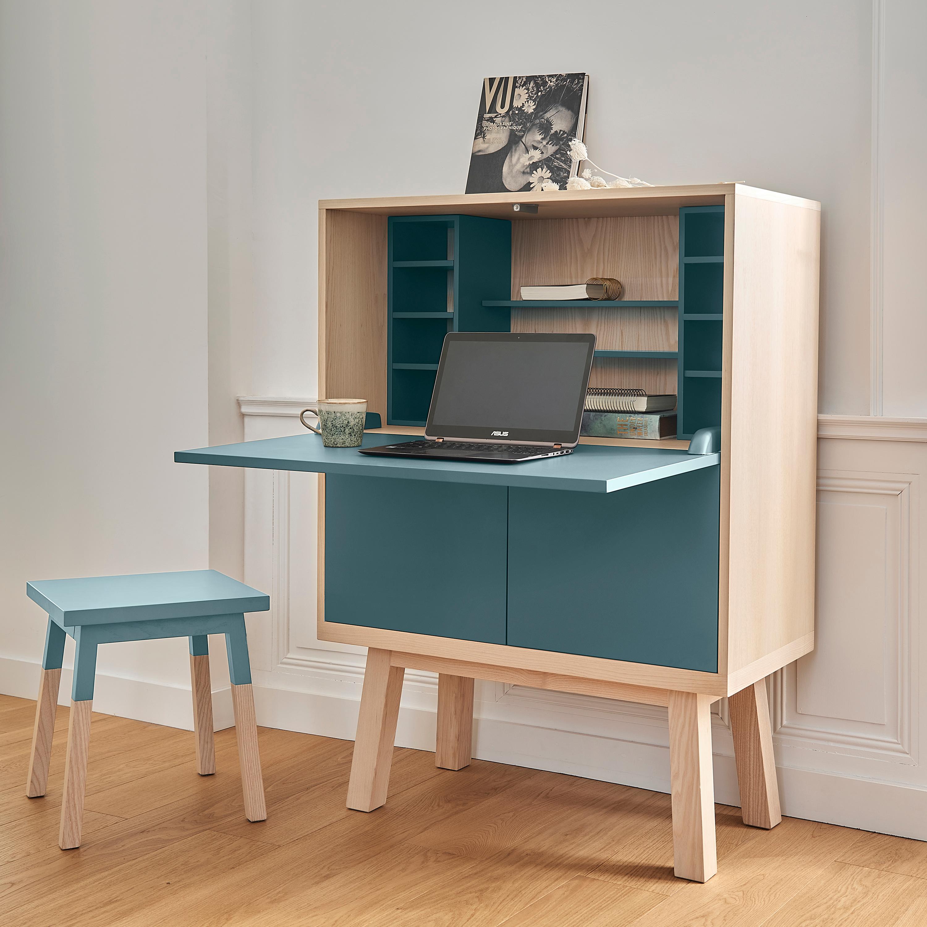 Bureau de secrétaire bleu foncé en bois, design scandinave d'Eric Gizard, Paris en vente 7