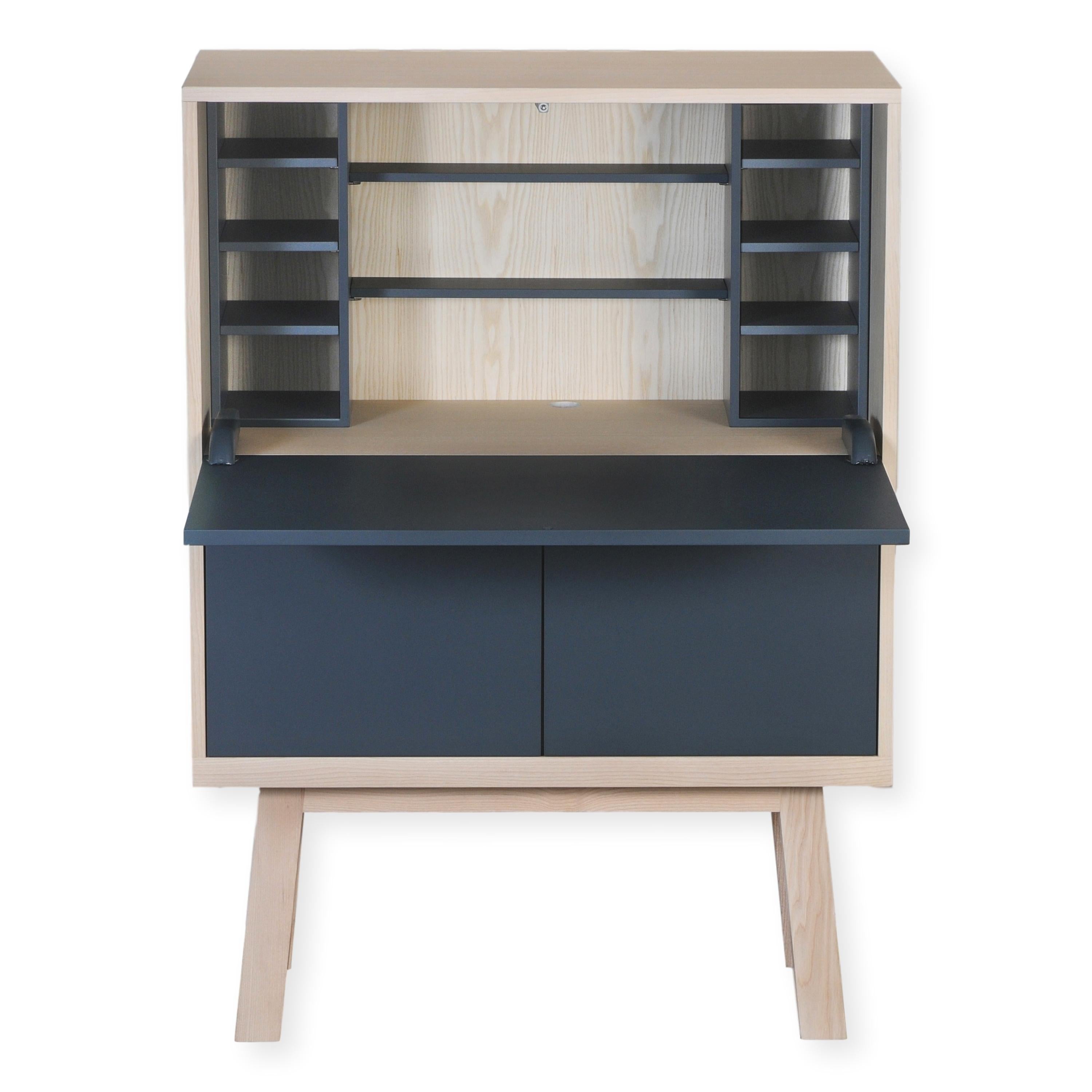 Dunkelblauer Sekretär-Schreibtisch aus Holz, skandinavisches Design von Eric Gizard, Paris (Skandinavische Moderne) im Angebot