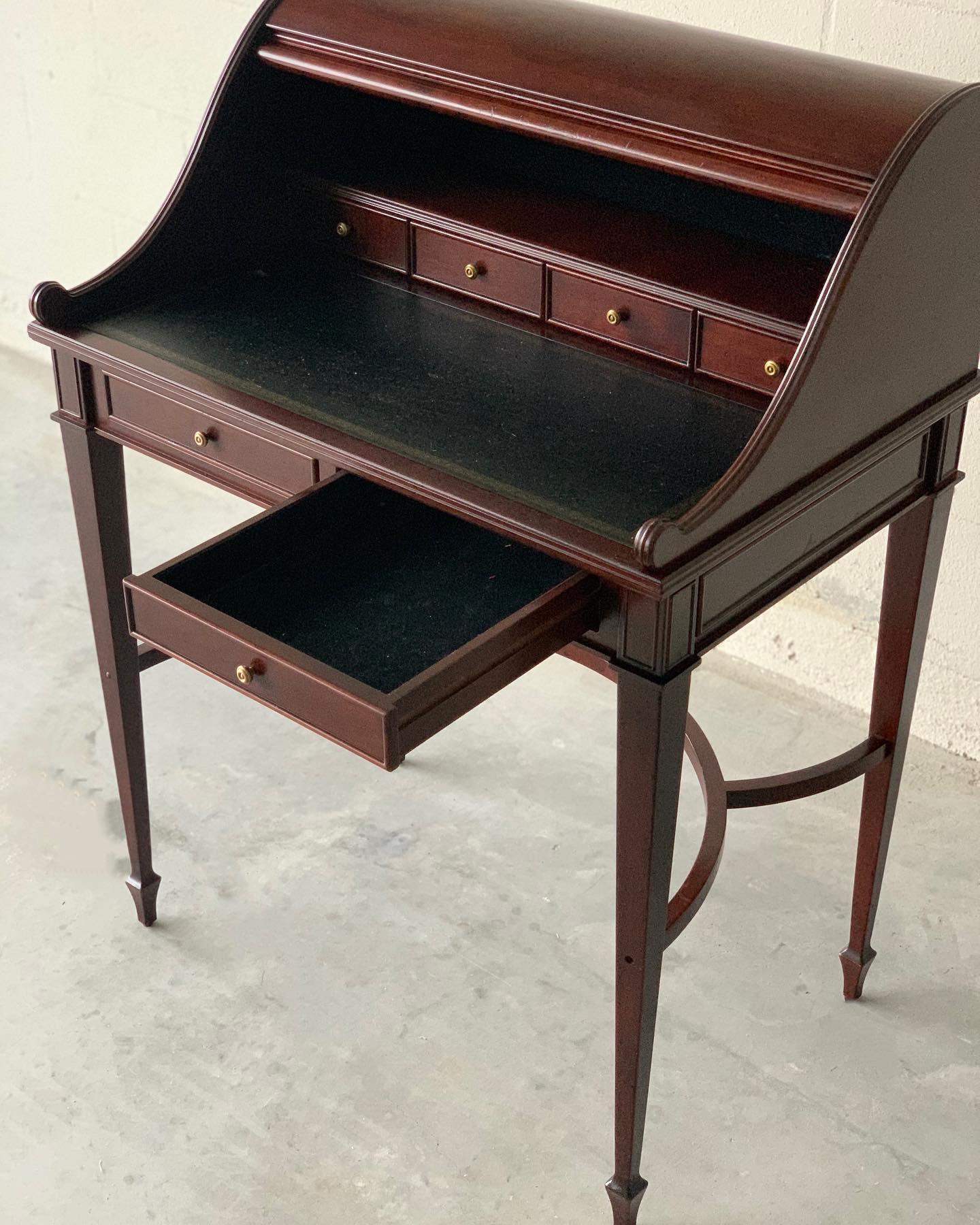 Américain Bureau secrétaire, Tambour Roll Top en vente