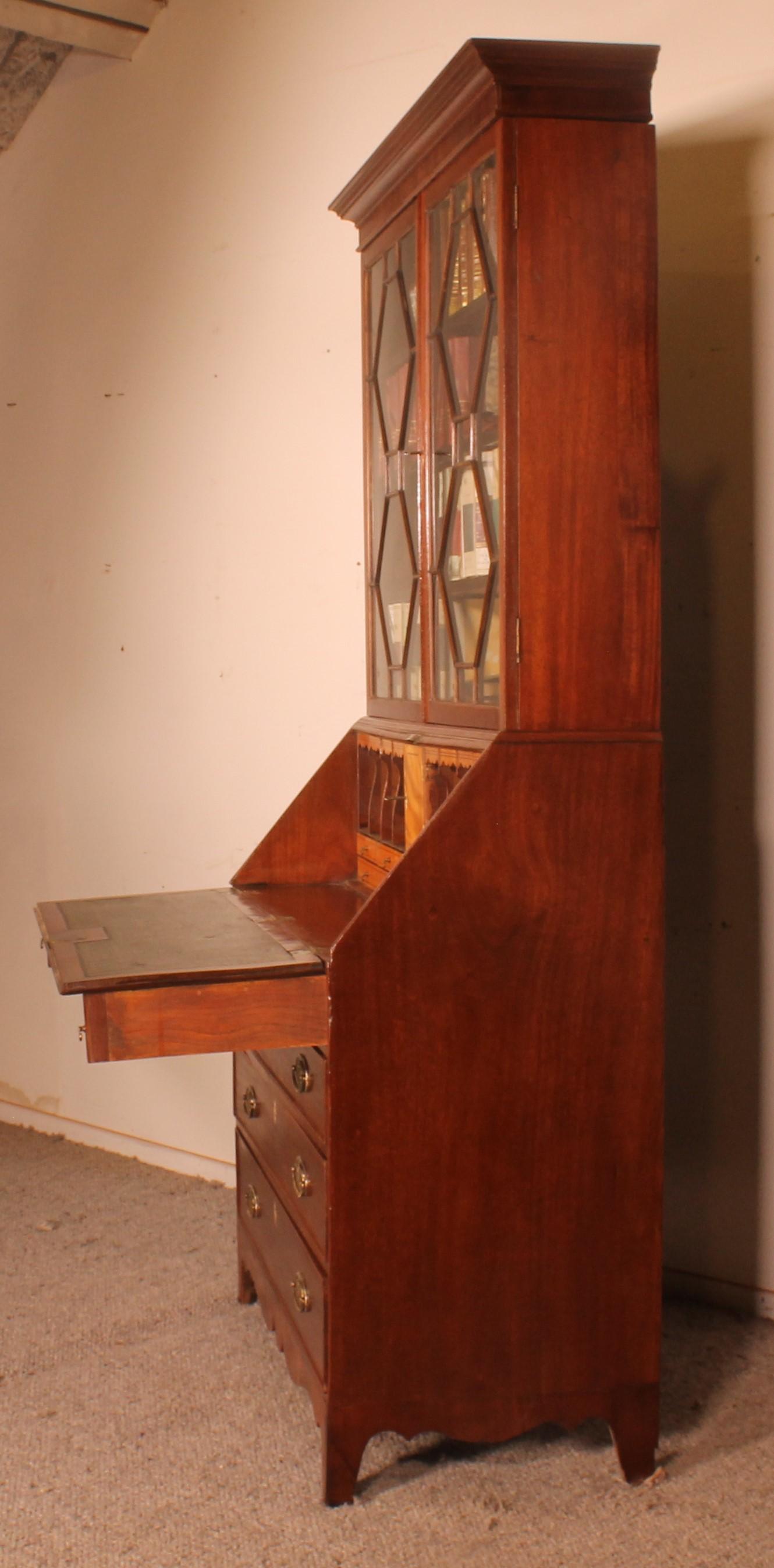 Secretary from the Beginning of the 19th Century in Mahogany, England For Sale 6