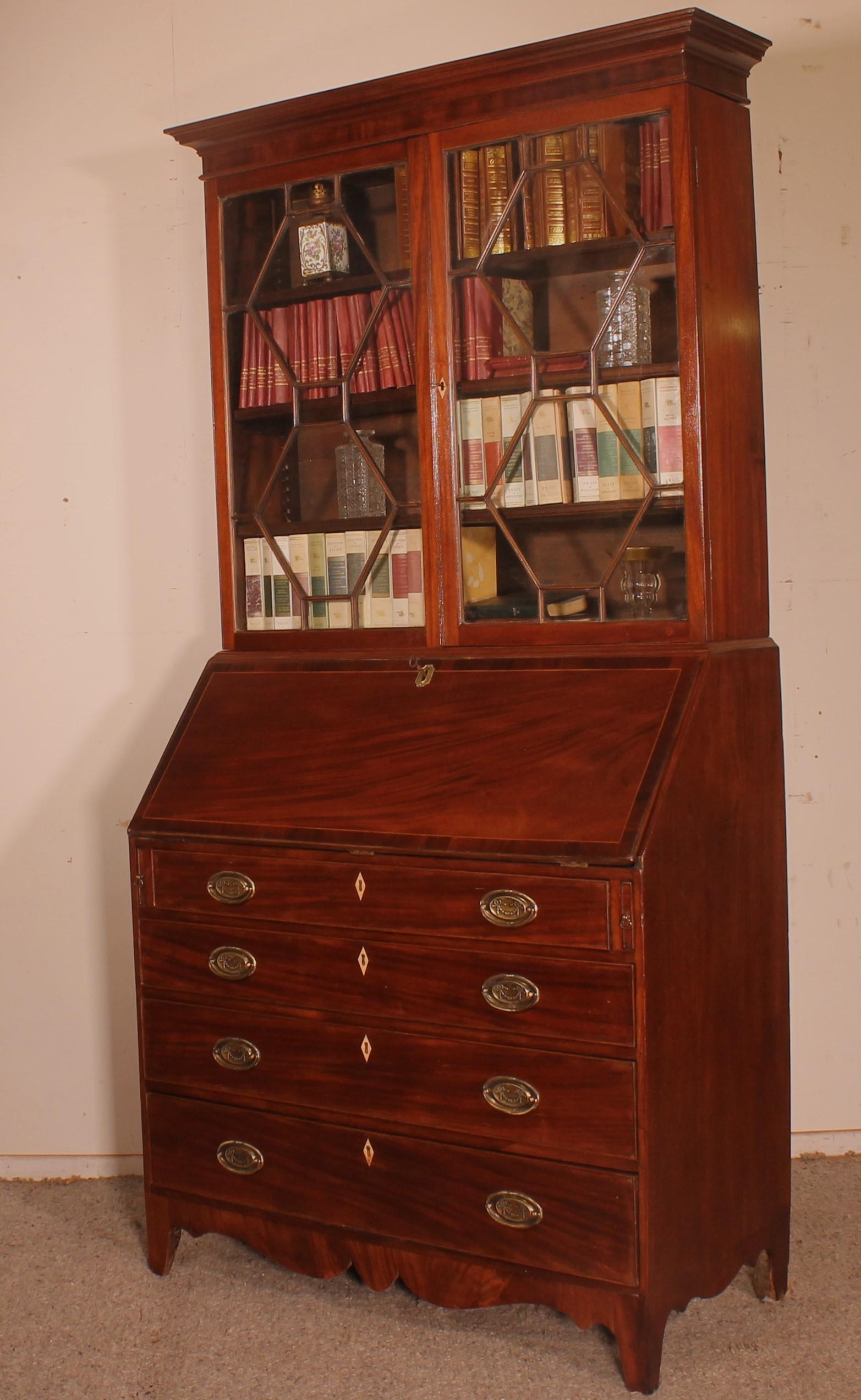 Secretary from the Beginning of the 19th Century in Mahogany, England For Sale 4