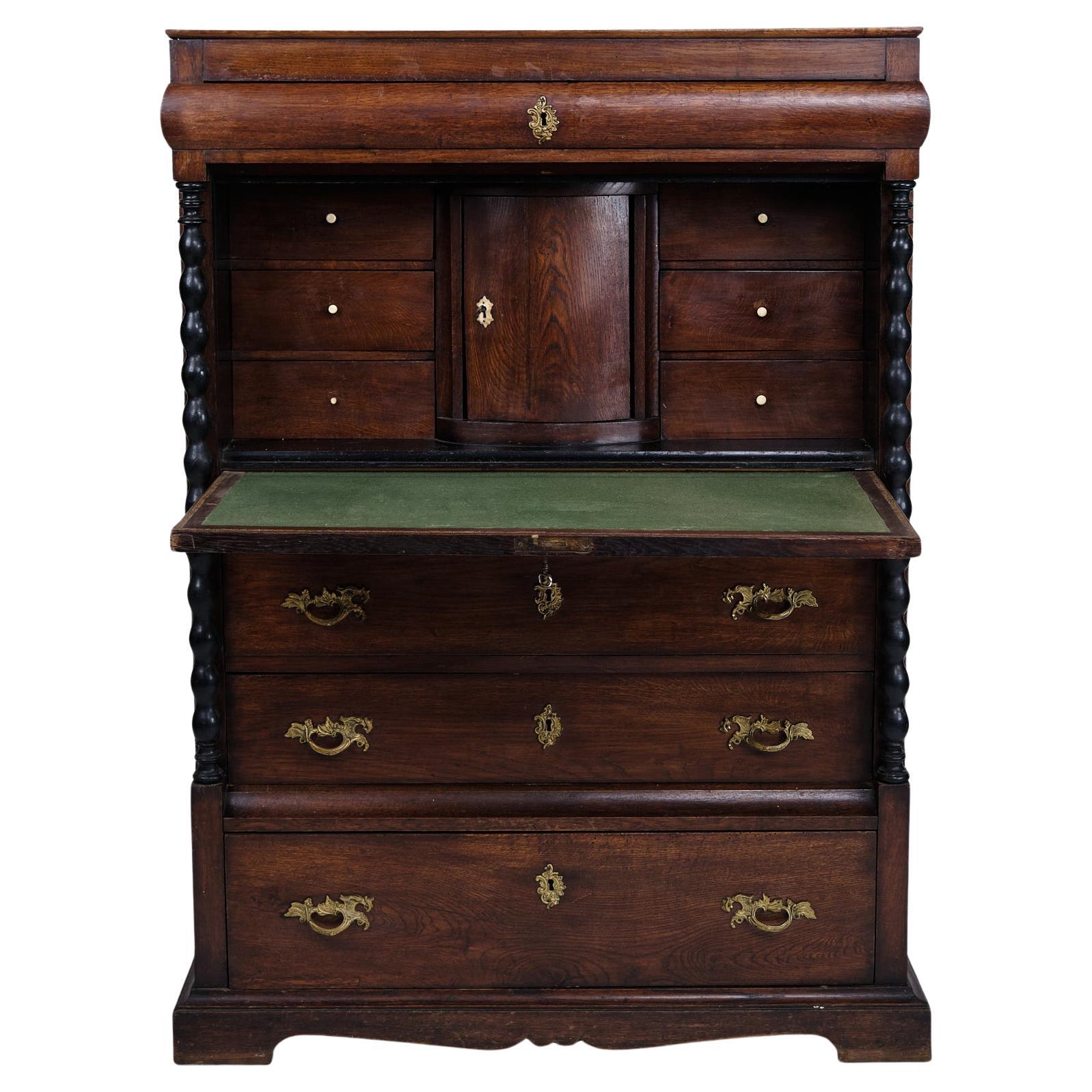 Segretaria a 4 cassetti in Oak Oak lucido e tessuto di feltro verde con maniglie in ottone