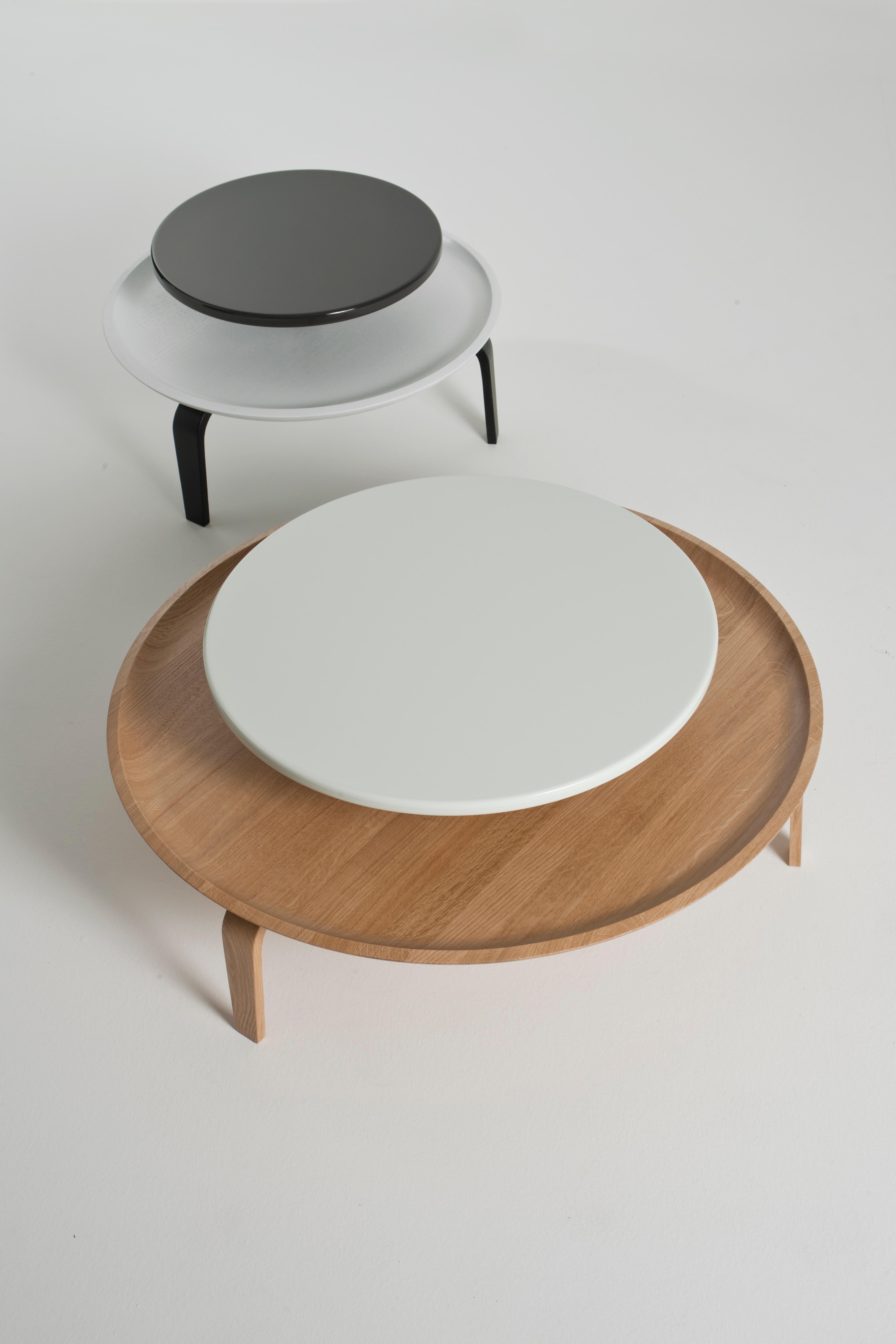 Carved Secreto Round Coffee Table by Colé, Natural Oak and Black Lacquered Top