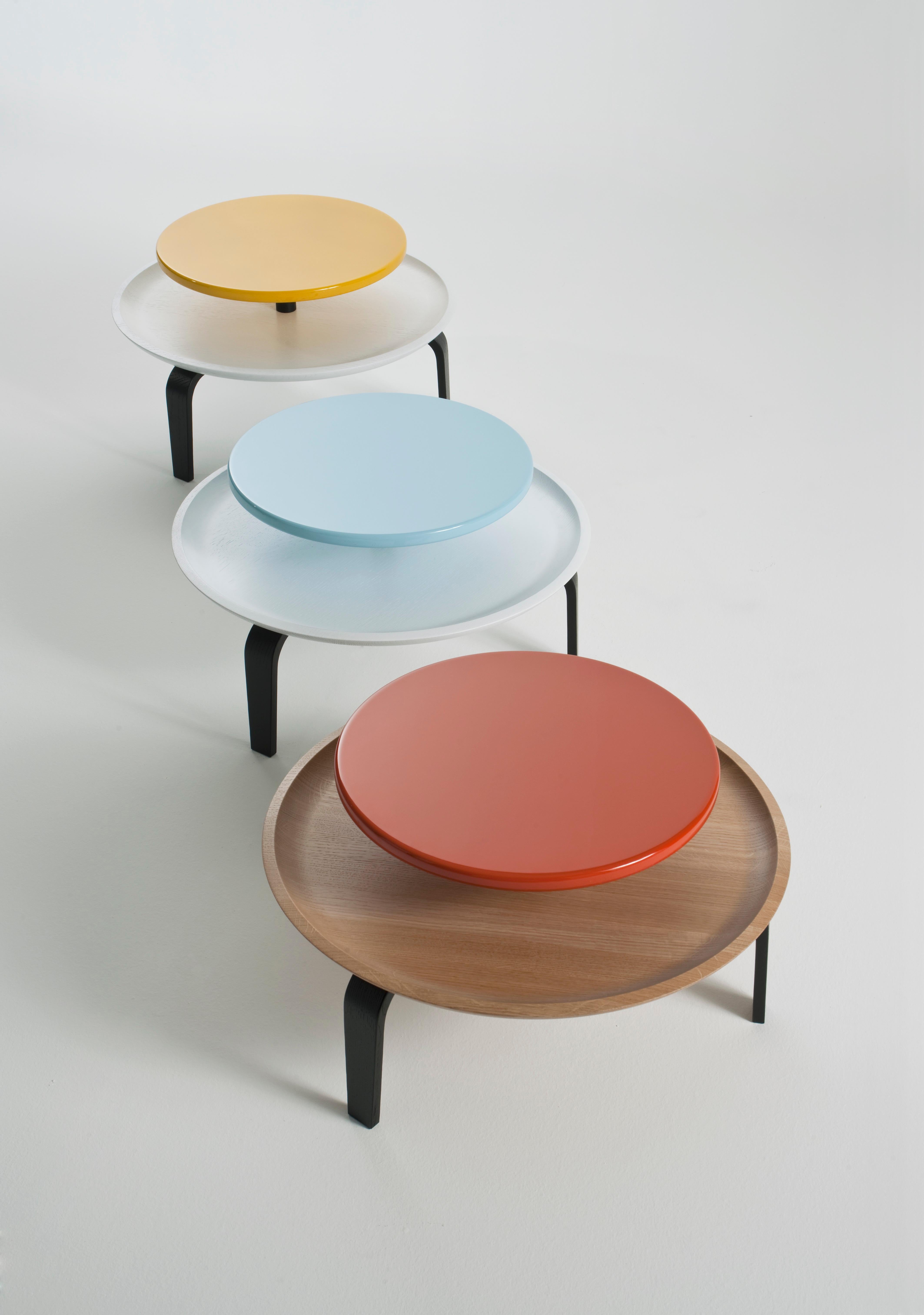 XXIe siècle et contemporain Table basse ronde Secreto par Col, plateau en chêne naturel et laqué orange en vente