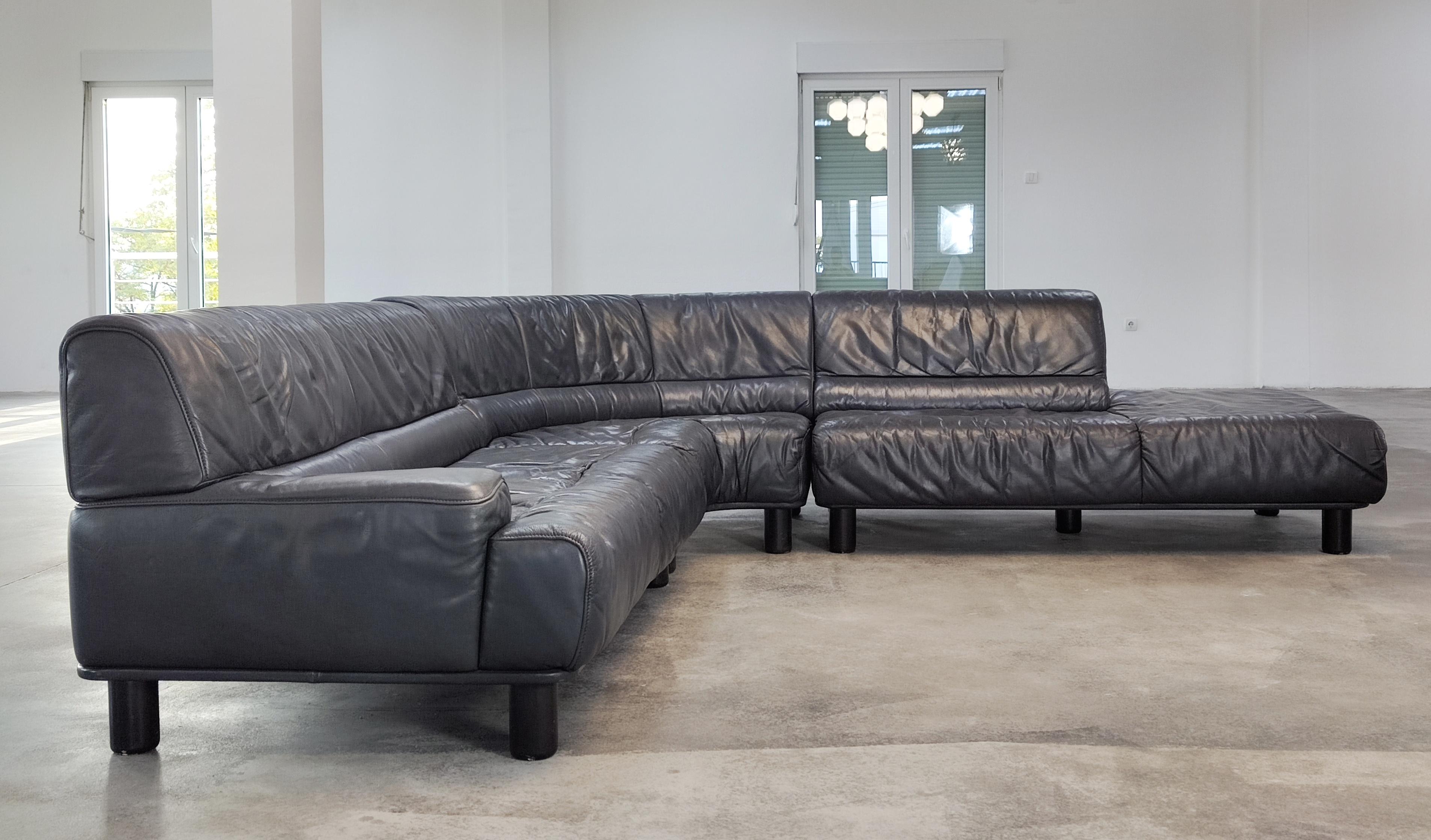 Swiss Sectional Anthracite Gray Leather Sofa DS-18 by De Sede, Switzerland 1980s For Sale