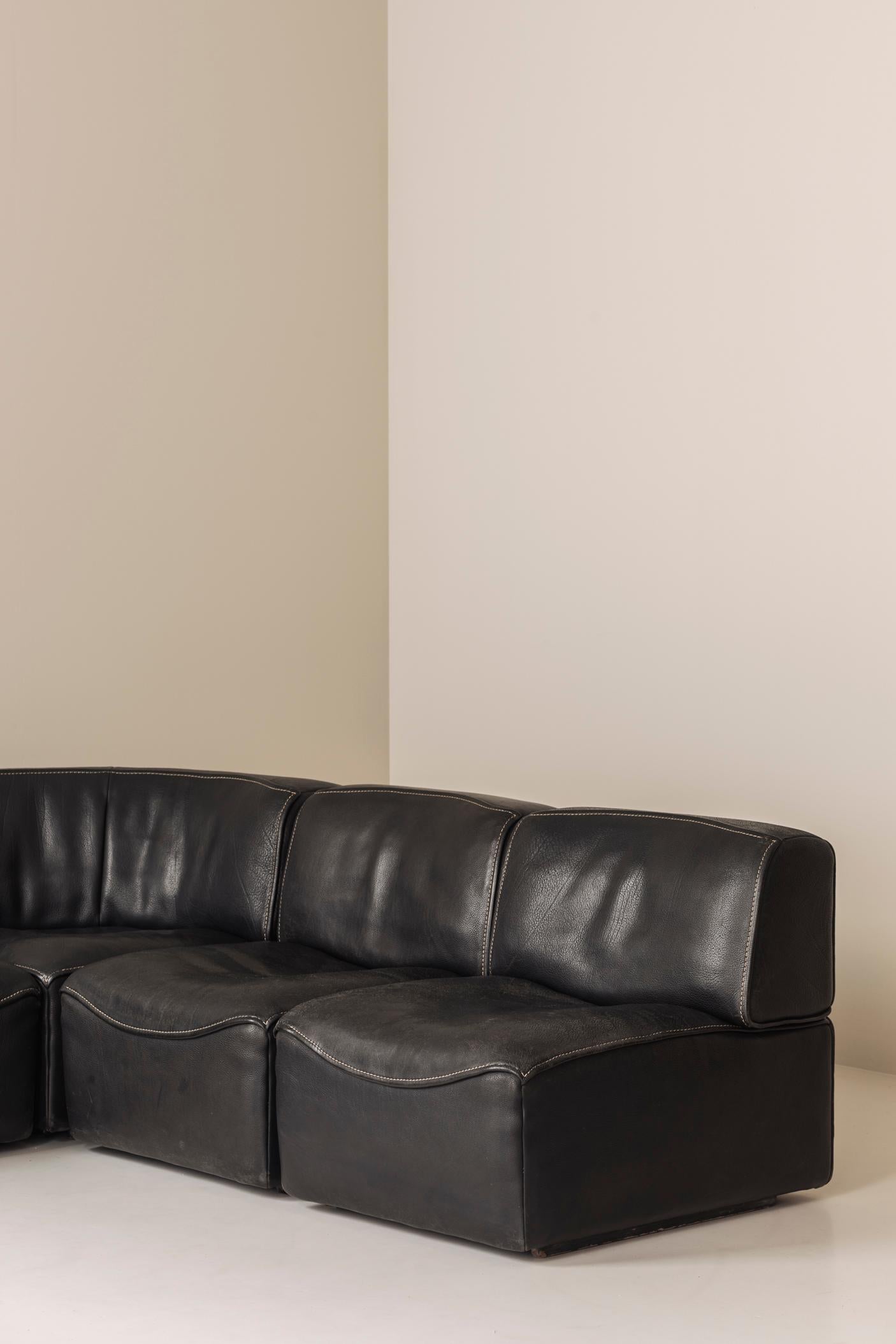Swiss Sectional Black Leather ‘DS15’ Sofa Designed by De Sede, Switzerland, 1970s