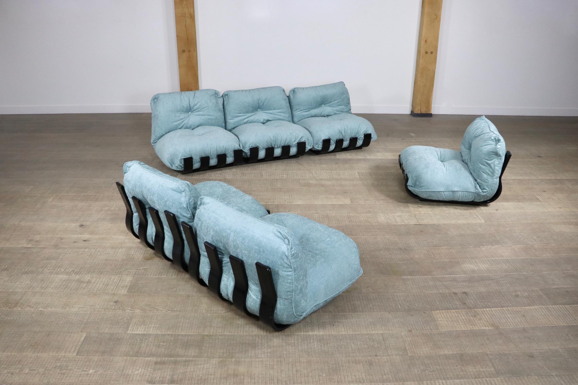 Sectional Gran Visir Sofa in Blue Velvet by Luciano Frigerio, Italy, 1970s 6