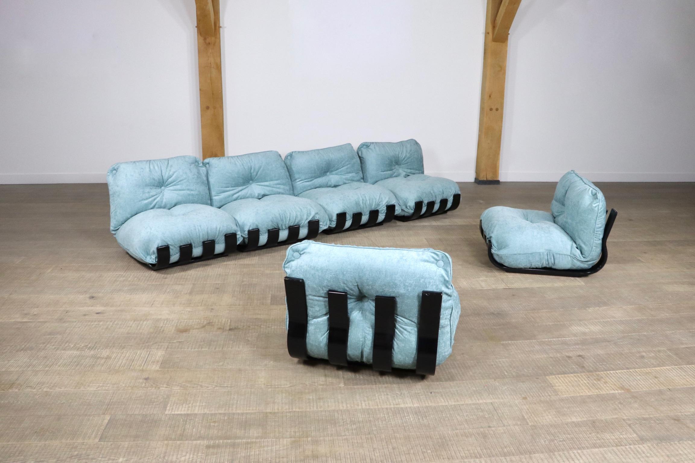 Sectional Gran Visir Sofa in Blue Velvet by Luciano Frigerio, Italy, 1970s For Sale 5