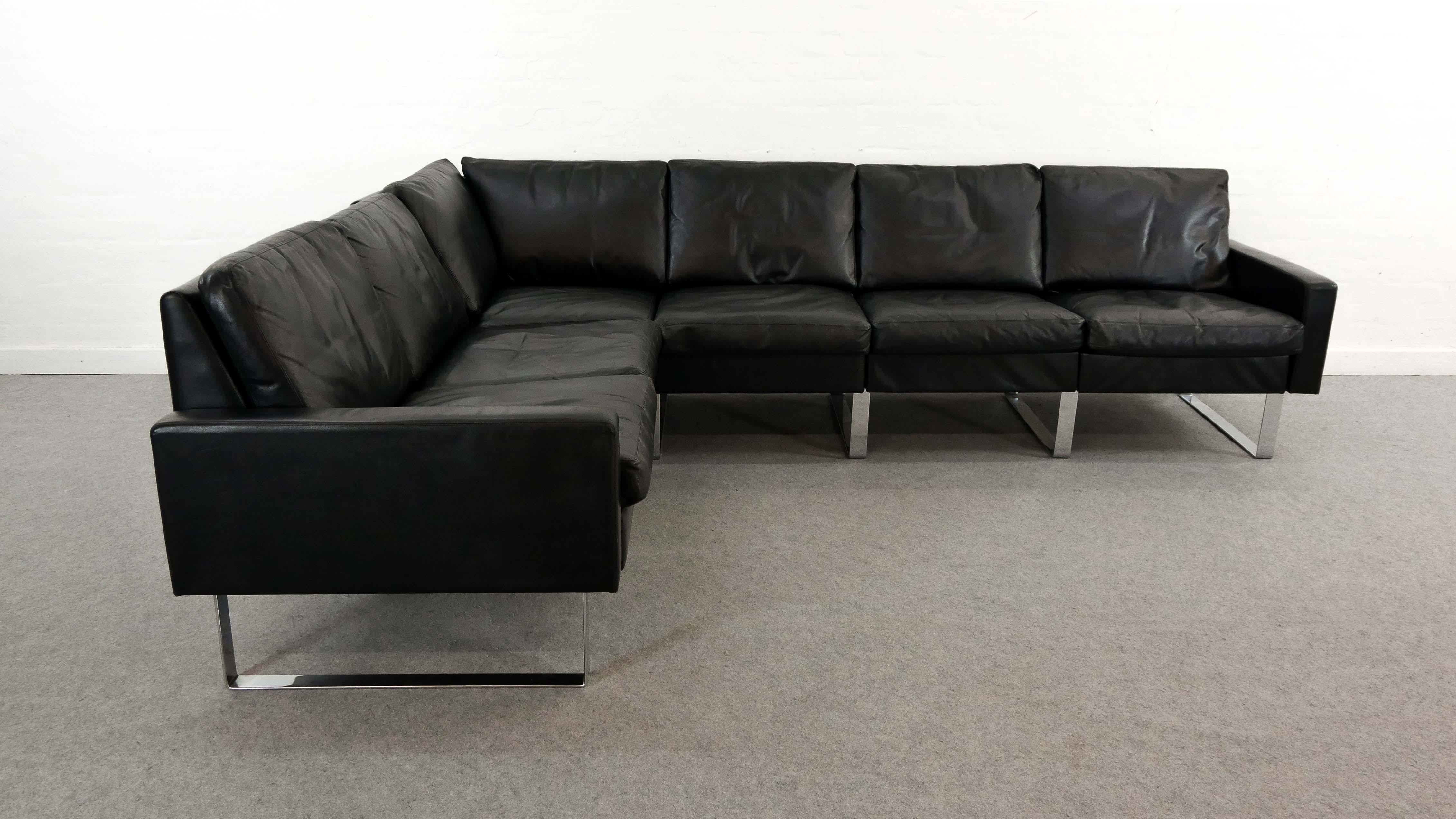 Modulares Conseta-Sofa auf Läufern von COR, Deutschland, aus schwarzem Leder  (Moderne der Mitte des Jahrhunderts)