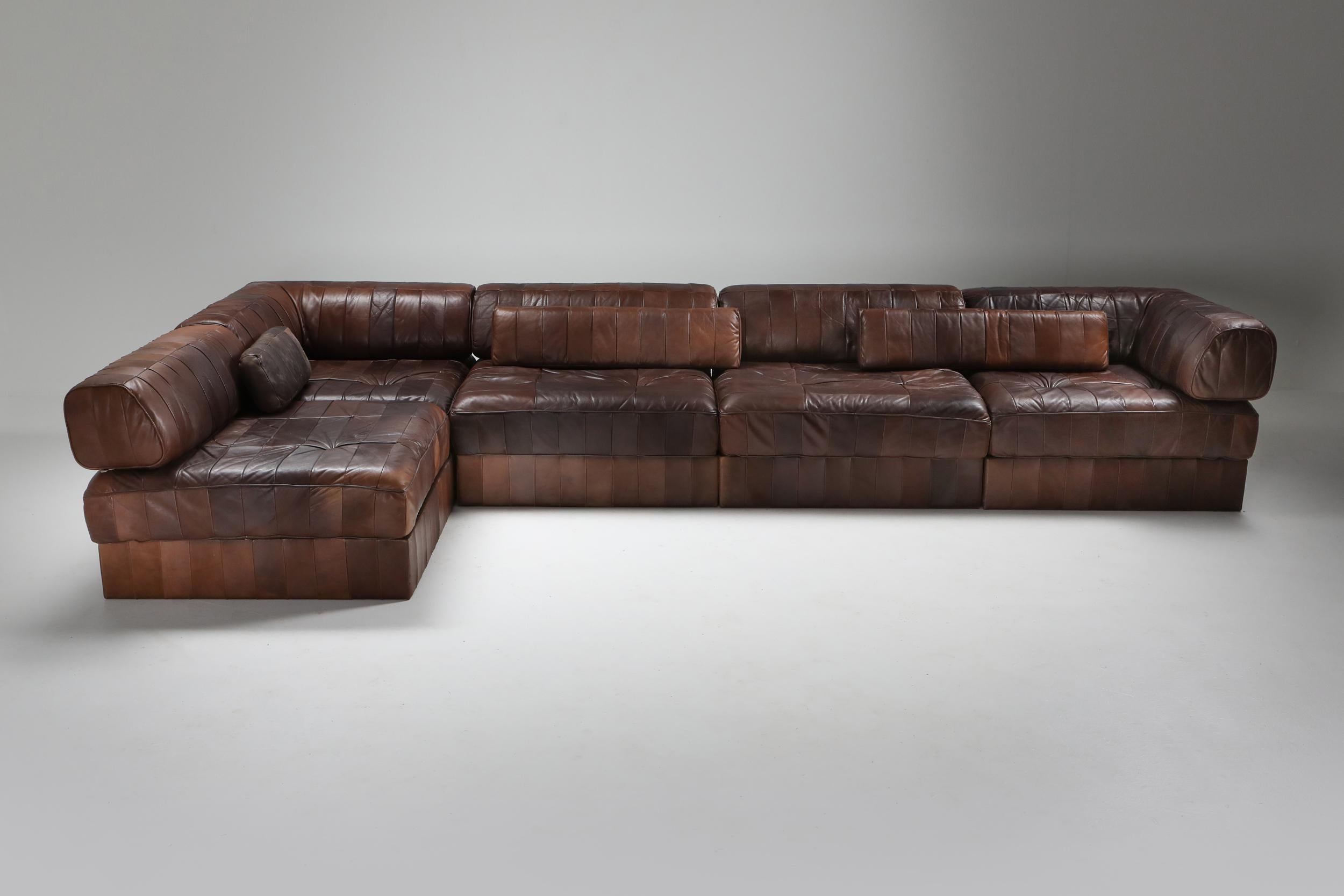 Modulares Sofa aus Leder mit Patchwork-Muster von De Sede Schweiz (Moderne der Mitte des Jahrhunderts)