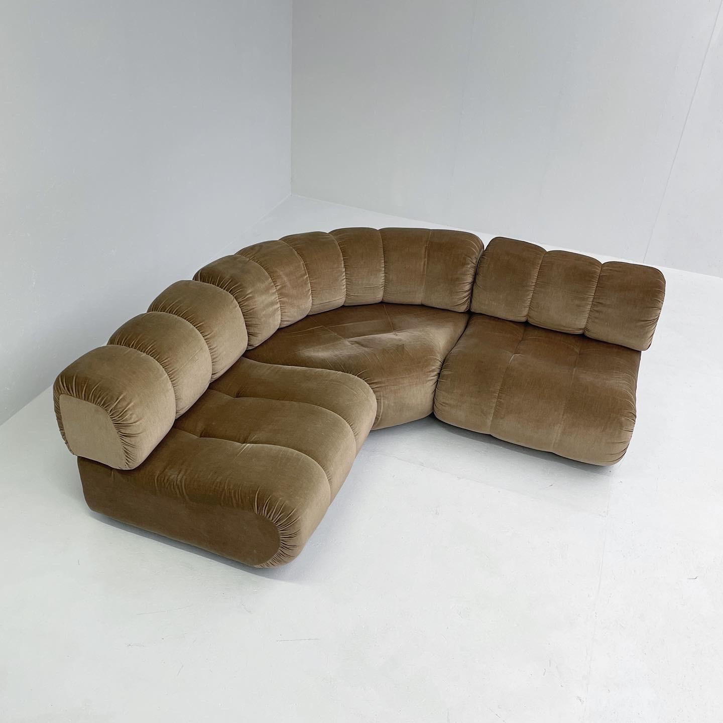 Late 20th Century Sectional sofa by Giuseppe Munari for Poltrona Munari, Italy 1970