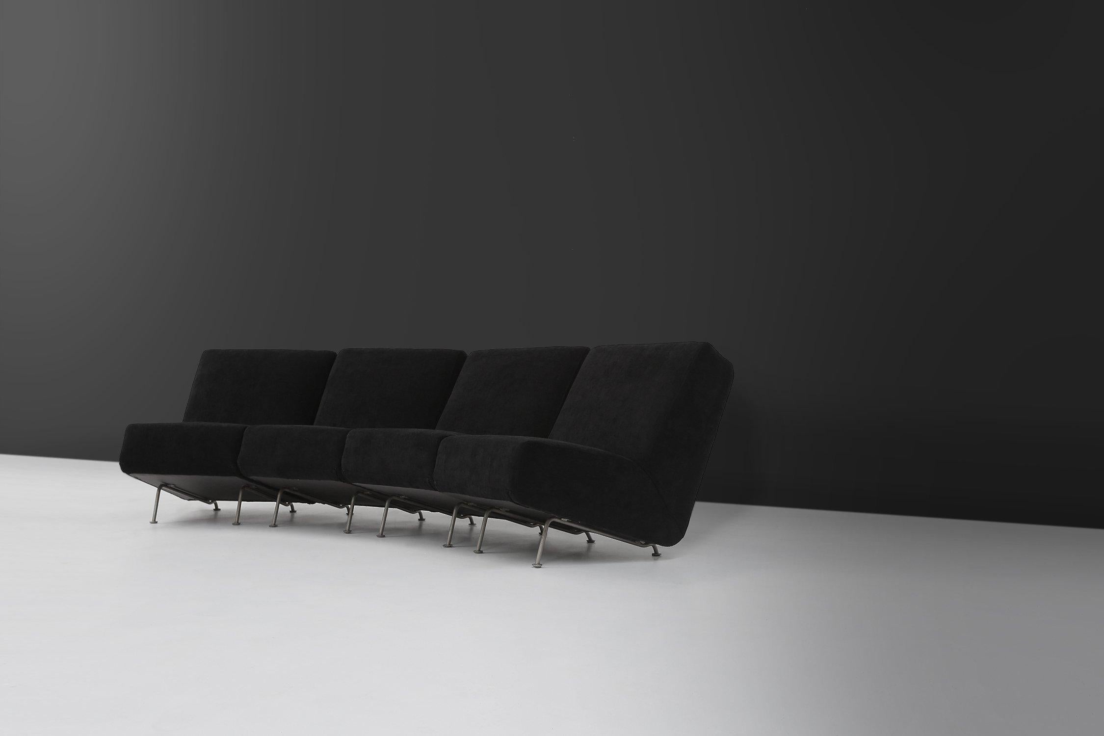 Sectional Sofa by the Dutch designer Theo Ruth for Artifort, ca. 1950 im Zustand „Gut“ im Angebot in Meulebeke, BE