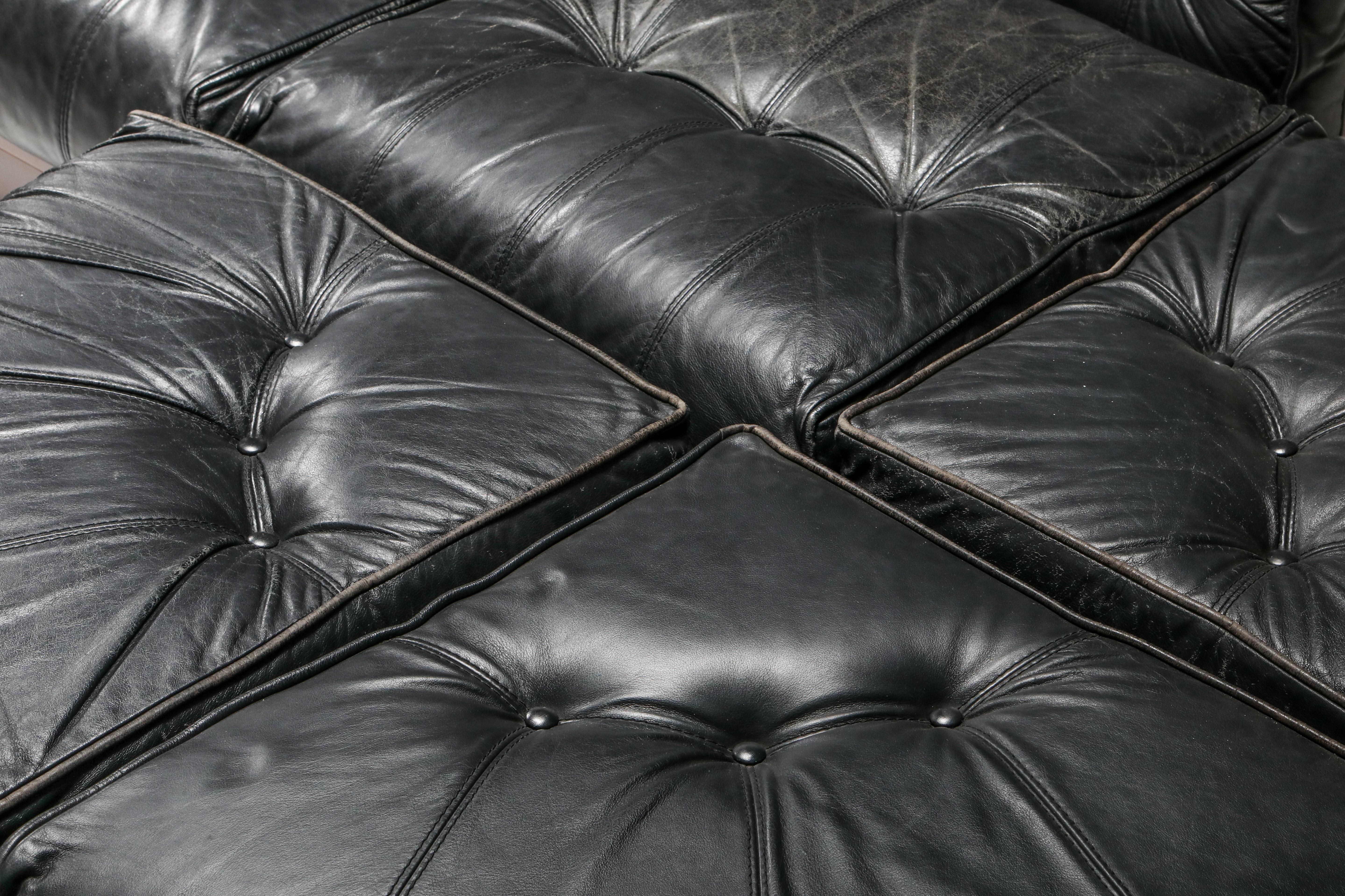 Sectional Sofa in Black Leather and Mahogany by Luciano Frigerio 3