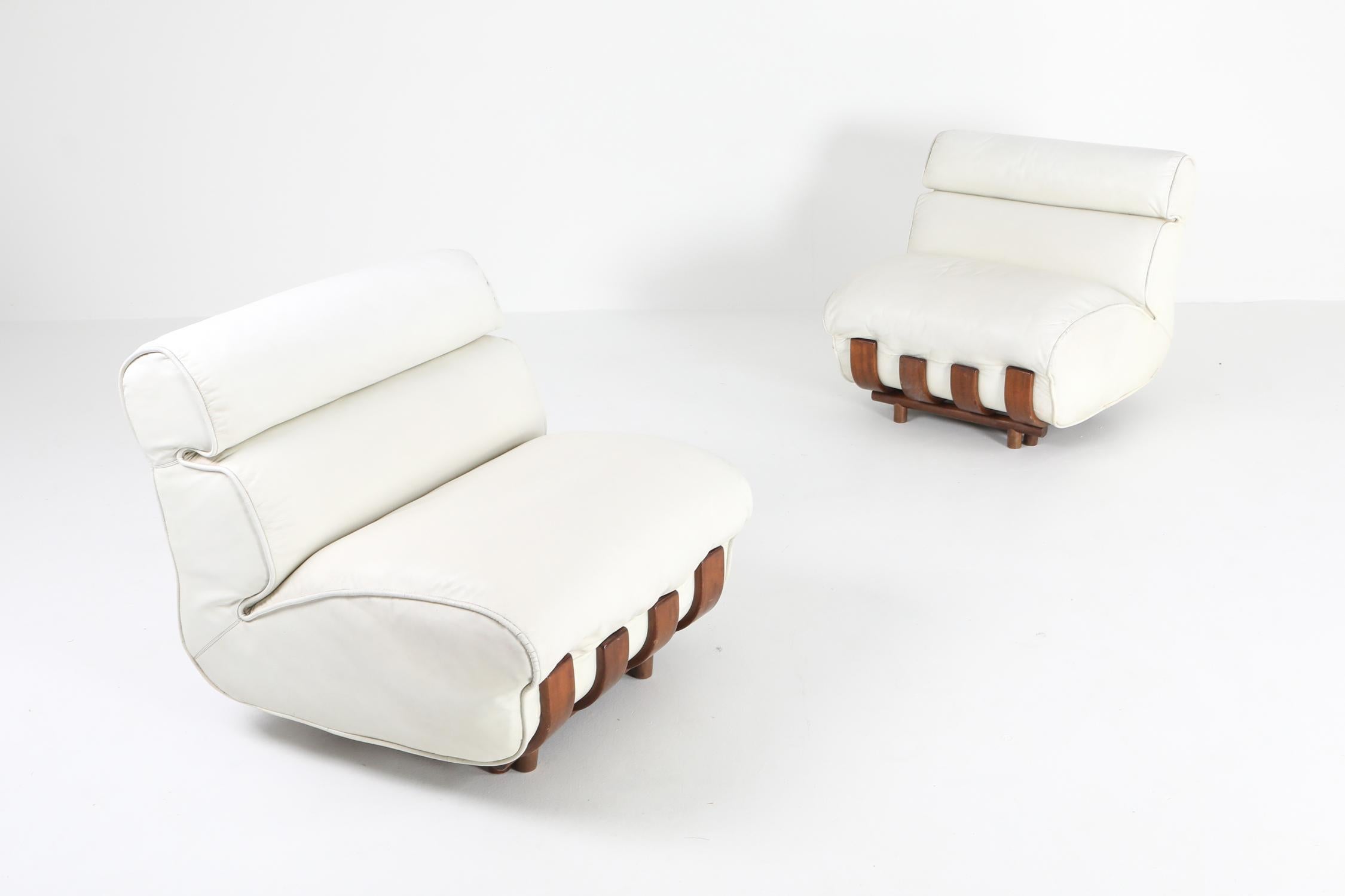 Sectional Sofa in White Leather and Walnut Frame by Frigerio 3
