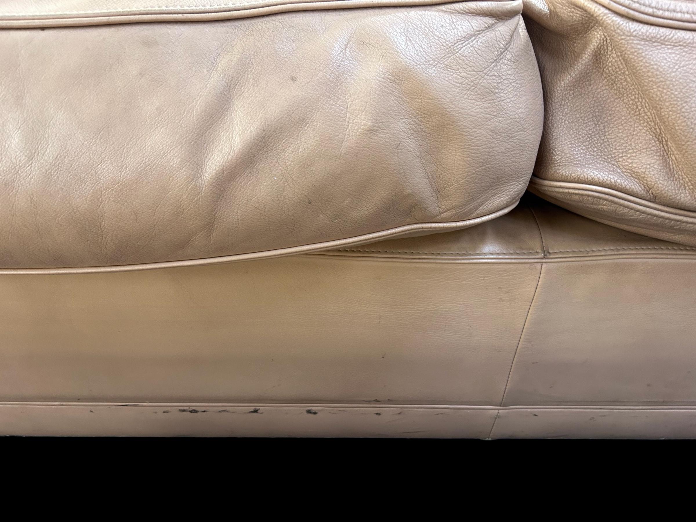 Sectionnal sofa Poltrona Frau with matching coffee table , model Socrates For Sale 7