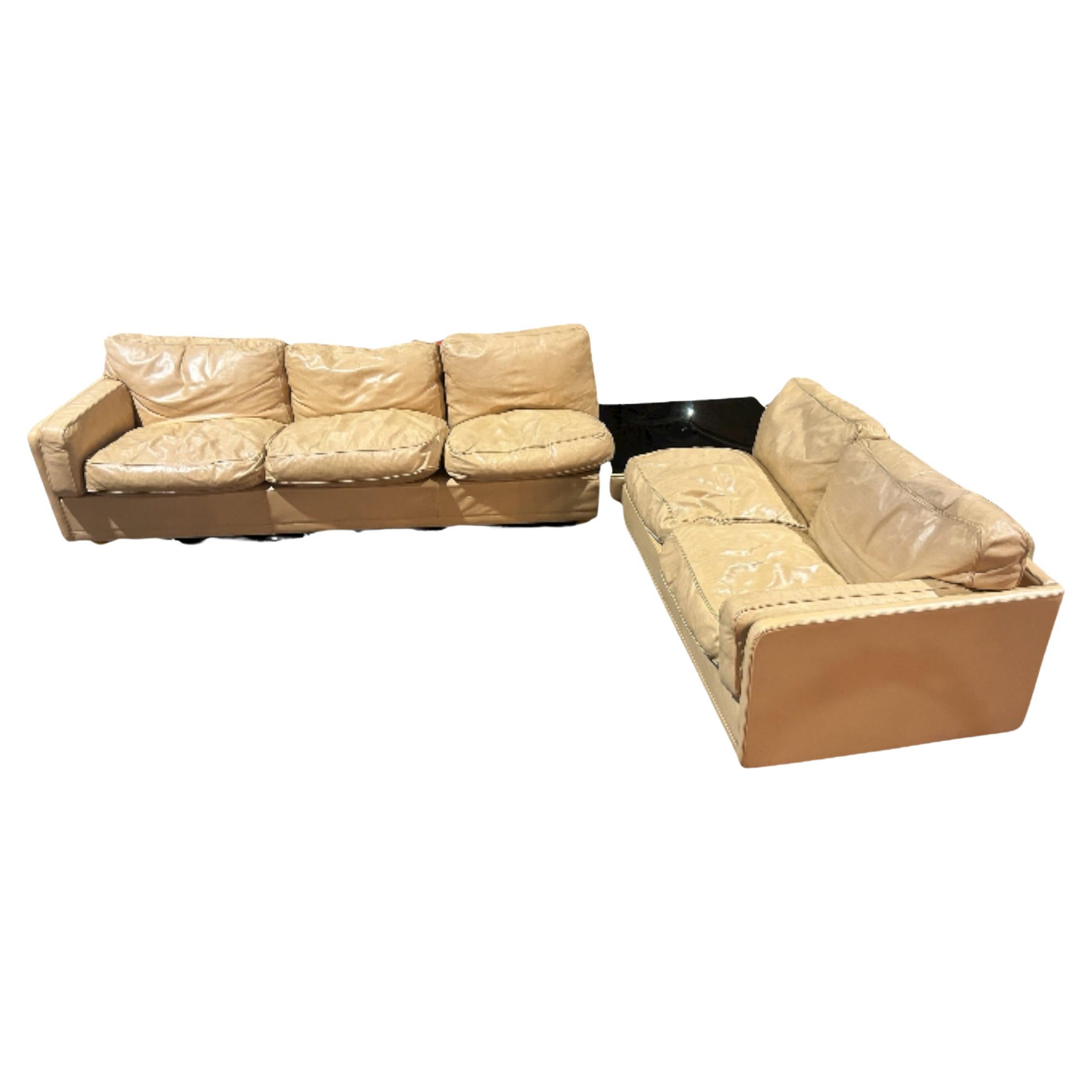 Sectionnal sofa Poltrona Frau with matching coffee table , model Socrates For Sale