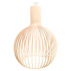 Secto Octo:: Modèle 4240:: Pendentif en bois de bouleau:: de design finlandais