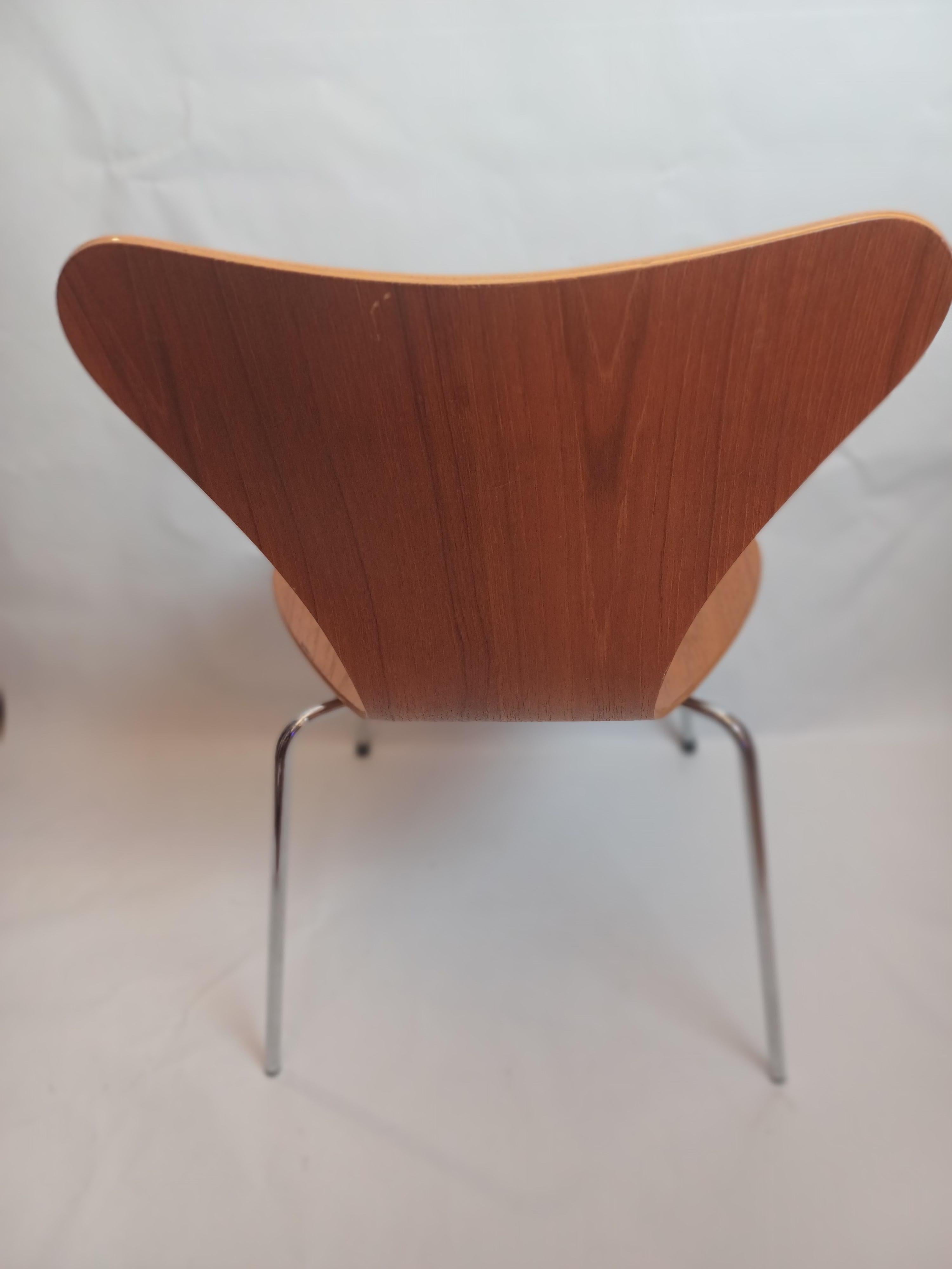 Danish Chaise en bois (1) Série 7 designer Arne Jacobsen production Fritz Hansen 1992 en vente
