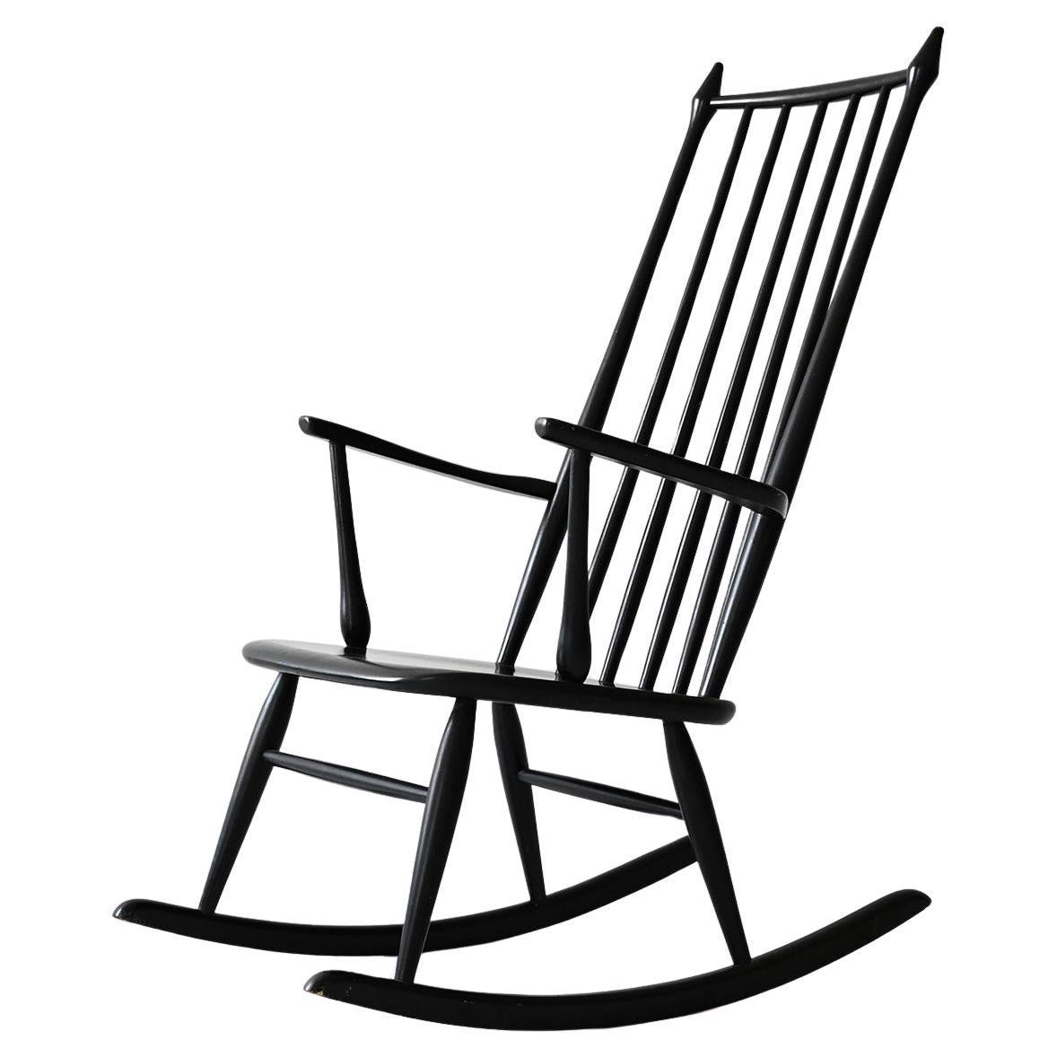 Fauteuil à bascule danois vintage de style Windsor en vente