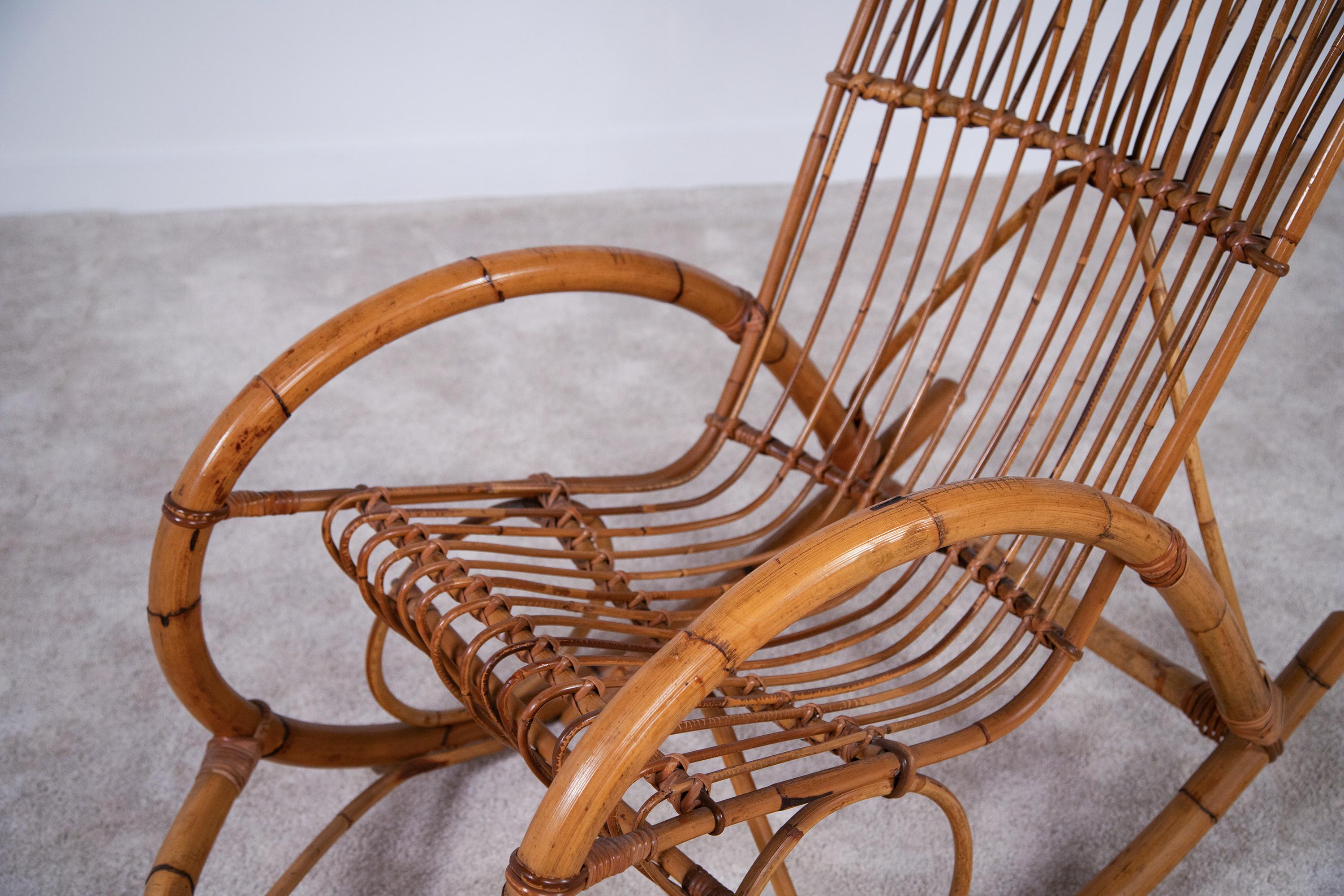 Bamboo rocking chair in the style of Franco Albini , Italy 1960s. For Sale 1