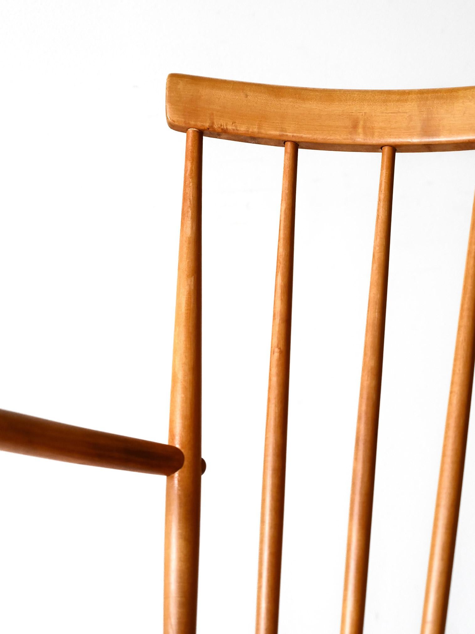 Mid-20th Century Fauteuil à bascule scandinave en hêtre et teck des années 50/60 en vente