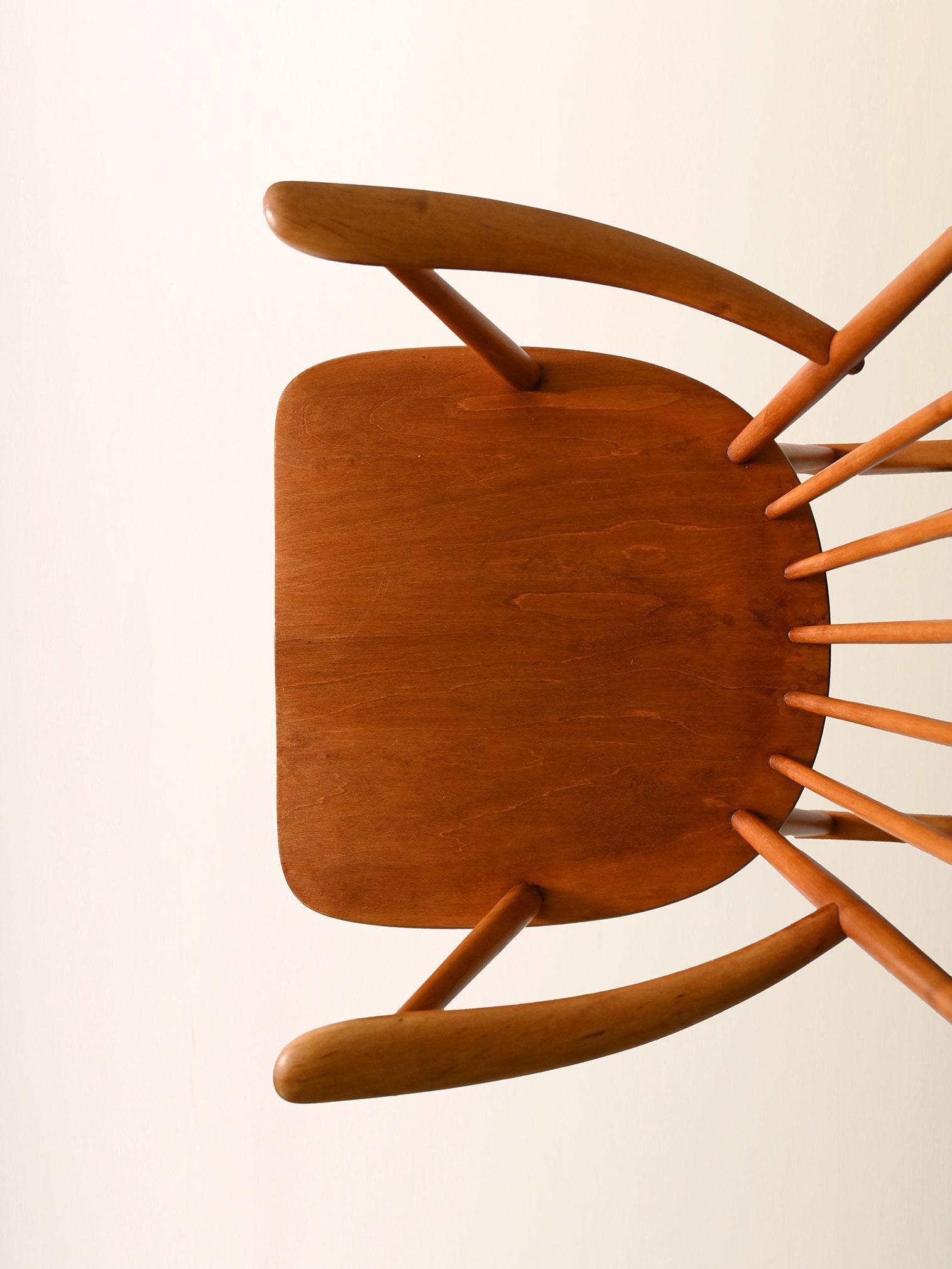 Fauteuil à bascule scandinave en hêtre et teck des années 50/60 en vente 1