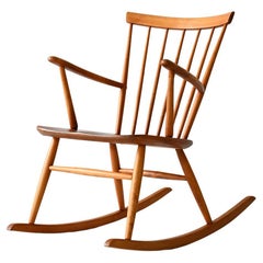 Sedia a dondolo scandinava anni 50/60 in faggio e teak