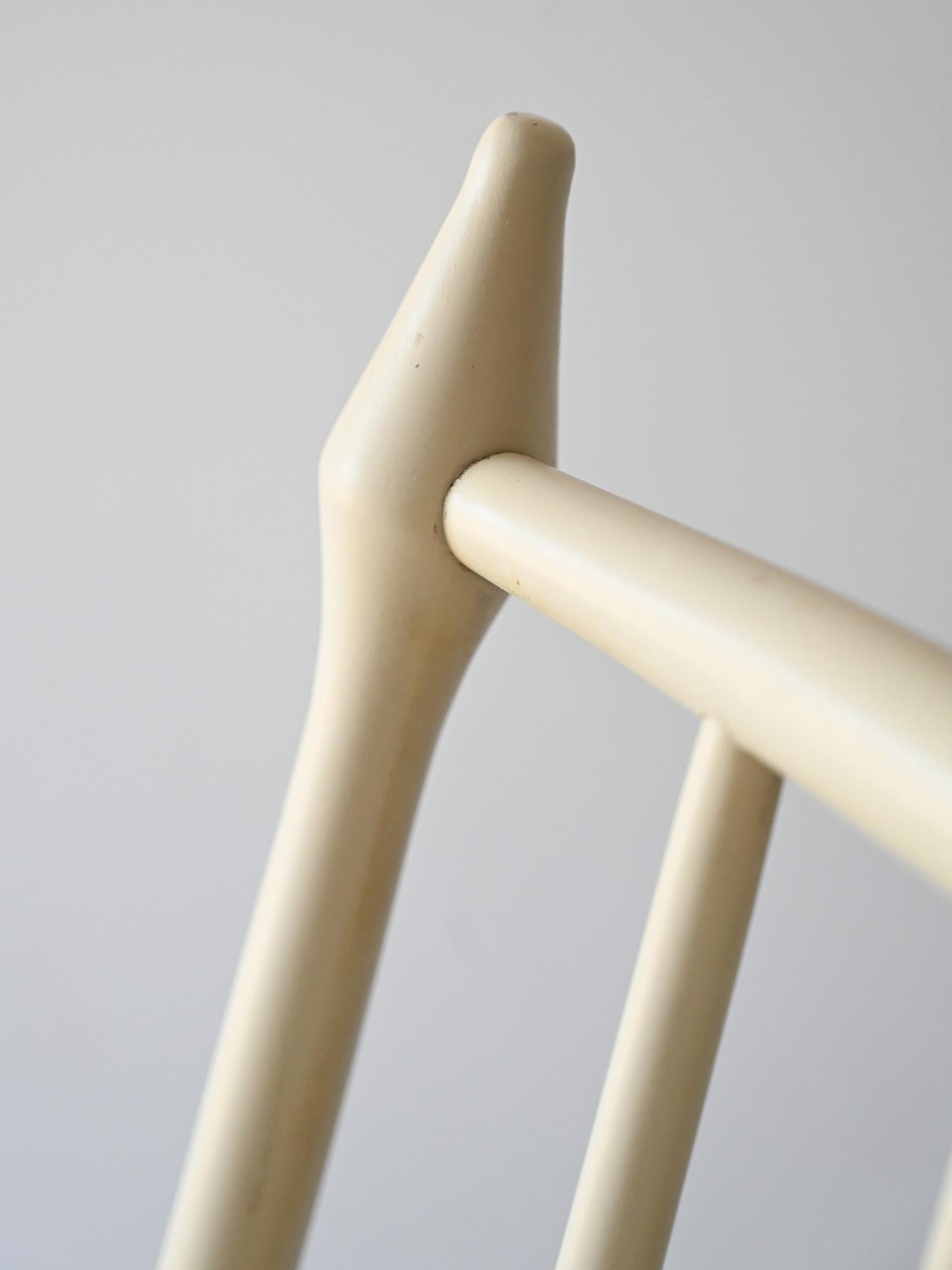 Mid-20th Century Chaise à bascule shabby en vente