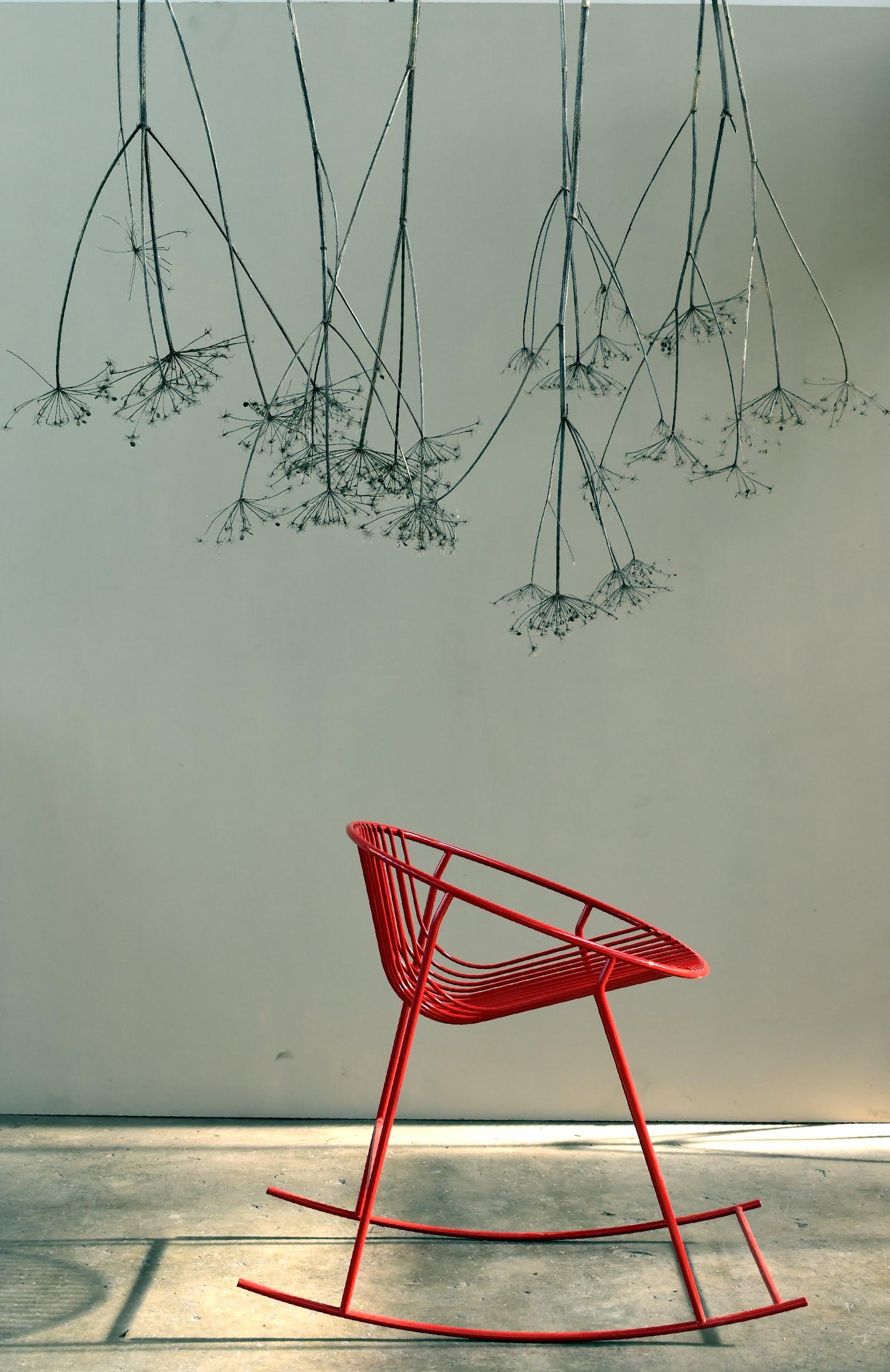 shell rocking chair  red powder coated In New Condition For Sale In San Giovanni Lupatoto, IT
