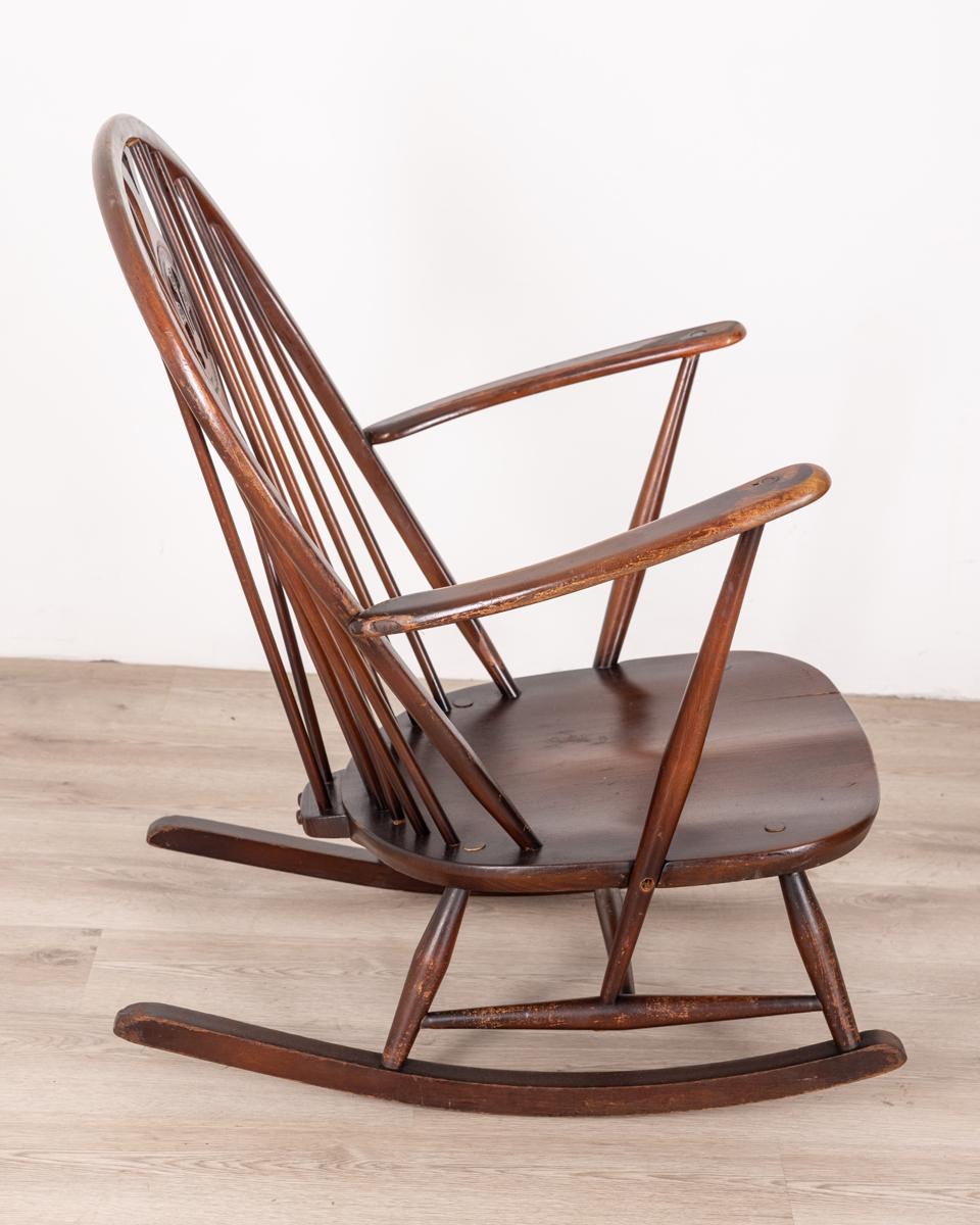 Italian Vintage 1950s rocking chair mod. 316 design Lucian Ercolani for Ercol