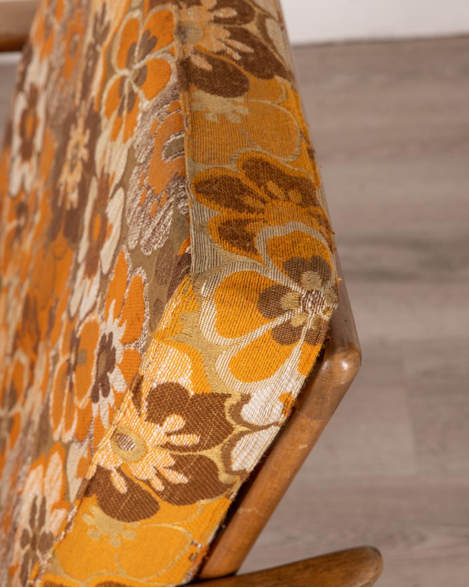 Mecedora vintage años 60 en madera y tela diseño italiano 2