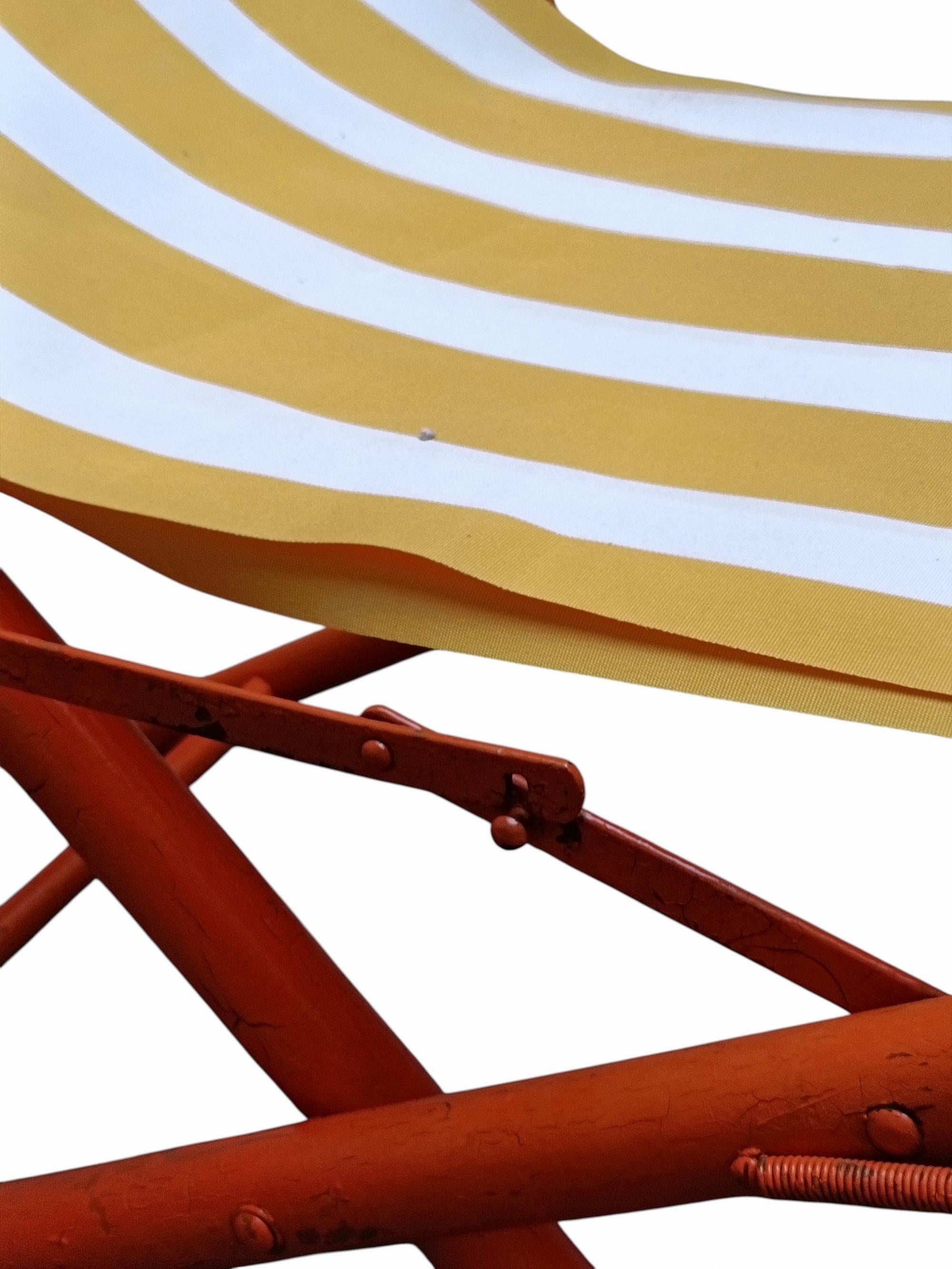 Silla plegable de madera teñida y tela, Italia Años 30 Tela en venta