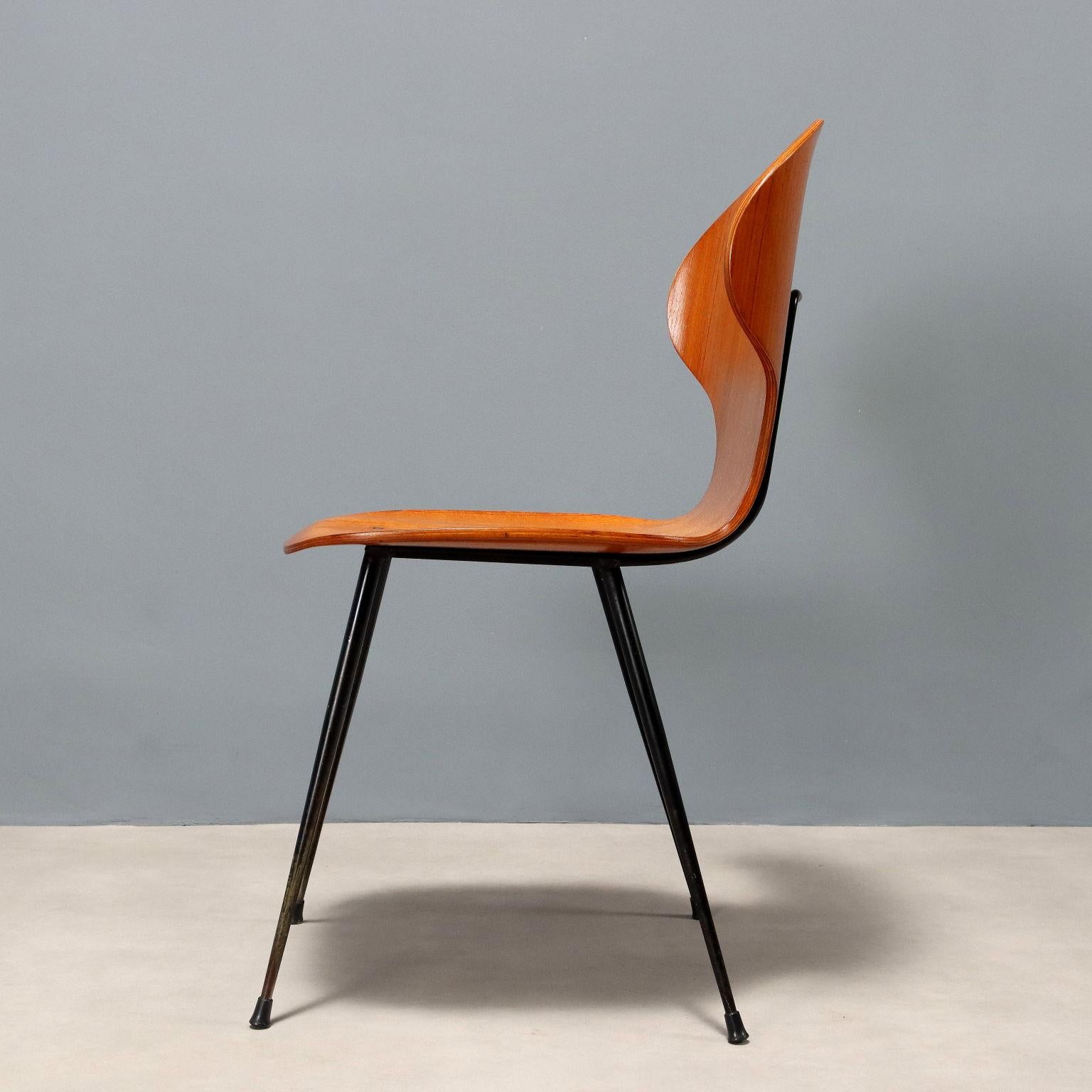 1960er Stuhl aus gebogenem Sperrholz (Italian) im Angebot