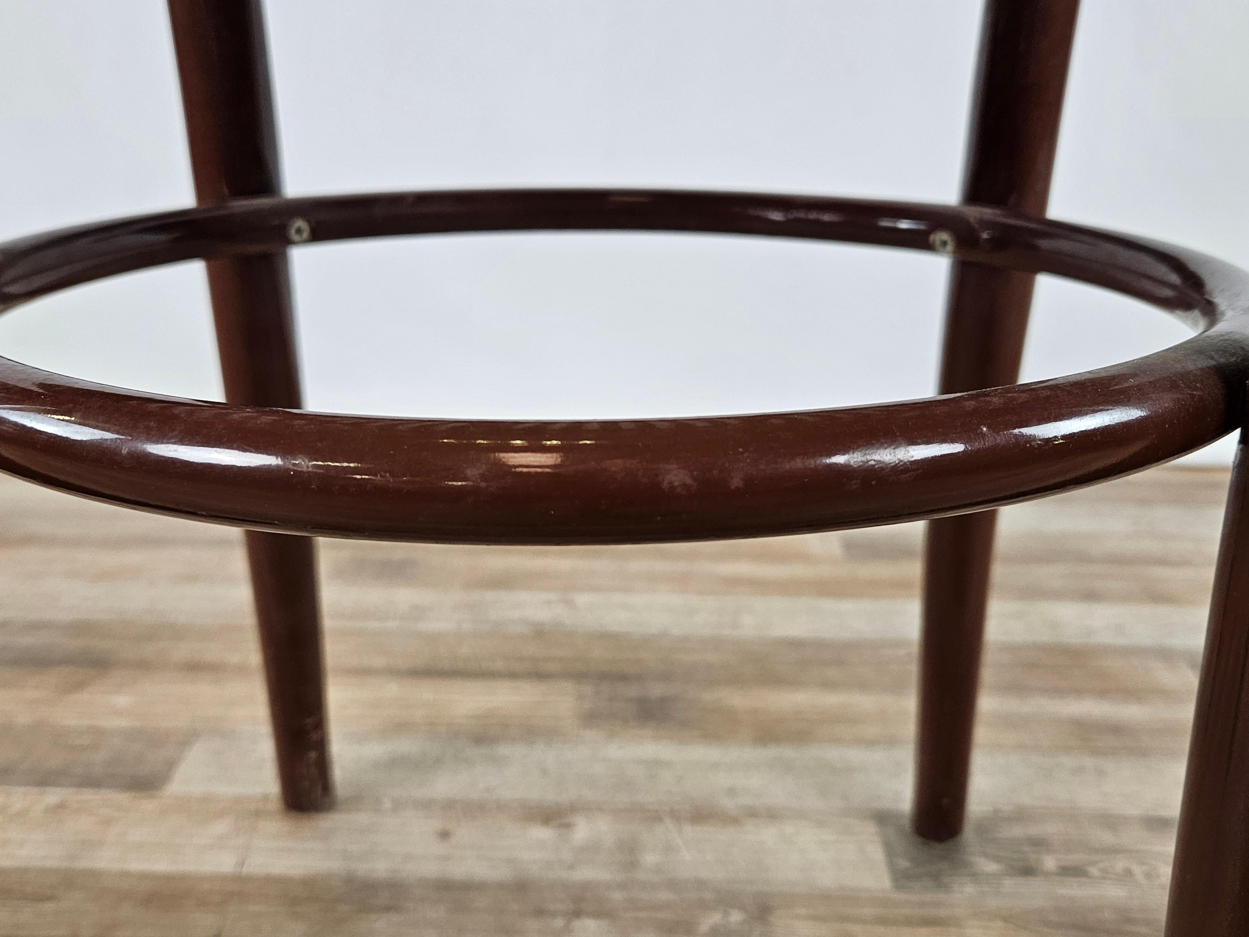 Chaise des années 1970 en bois laqué brun avec assise en paille de Vienne en vente 6