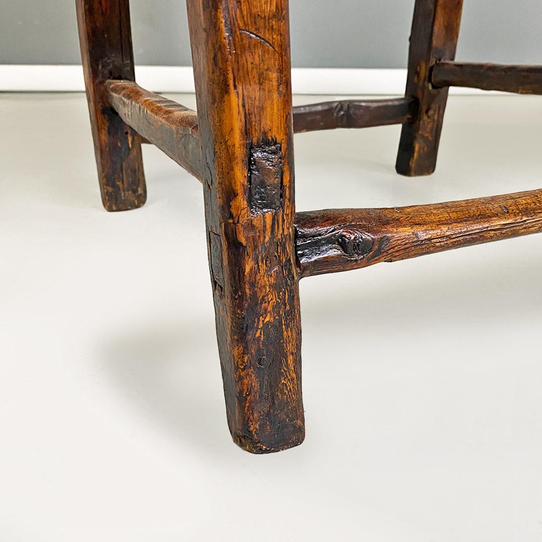 Sedia antica italiana con schienale alto e braccioli in legno intagliato 1800 ca For Sale 7